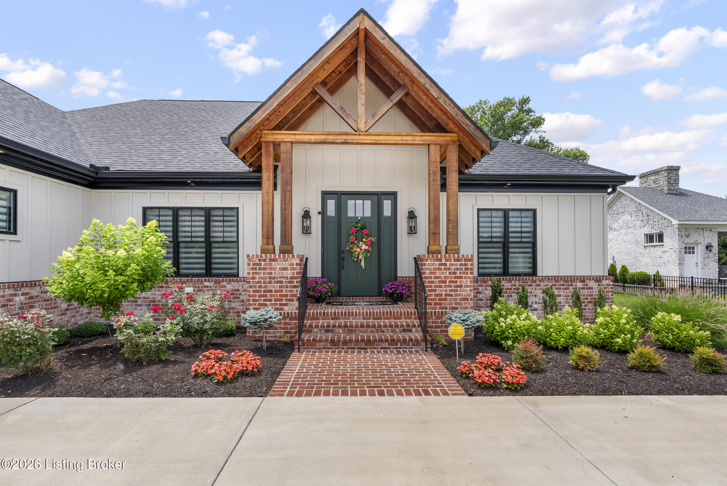5204 Spring Mist Ct Property Photo 3