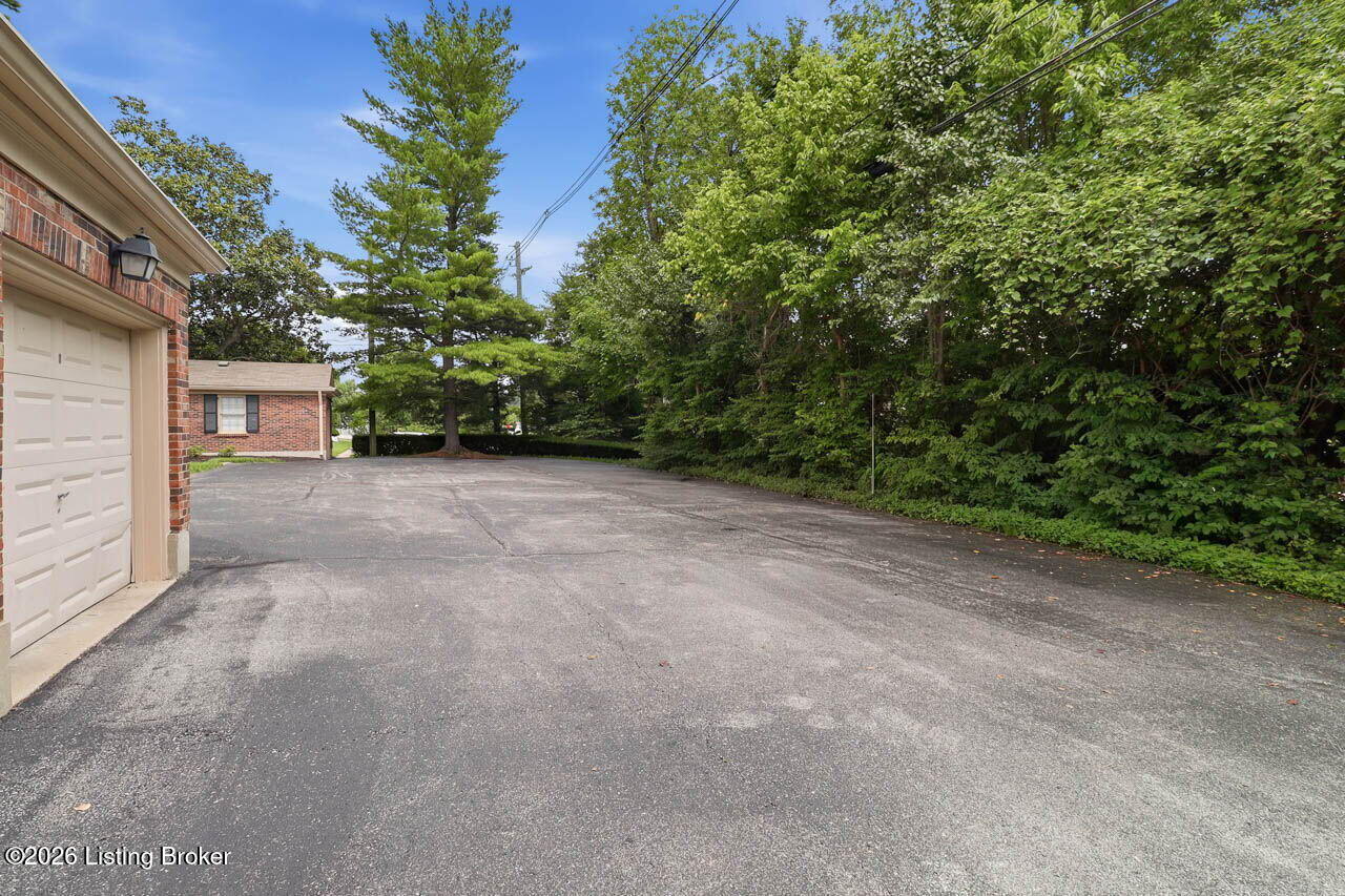 401 Country Ln A Property Photo 38
