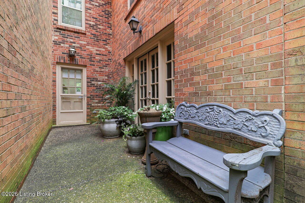 401 Country Ln A Property Photo 40