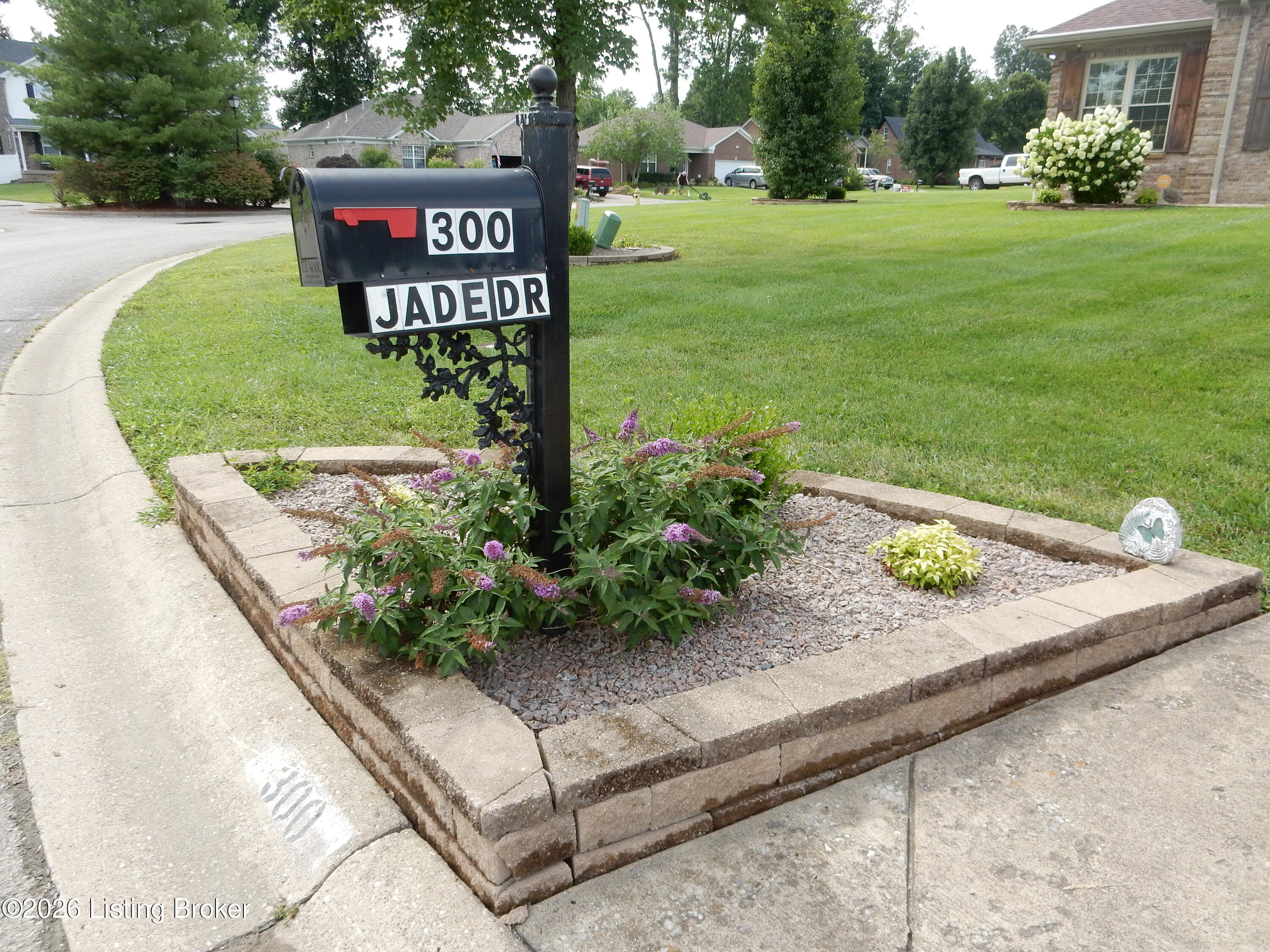 300 Jade Dr Property Photo 22