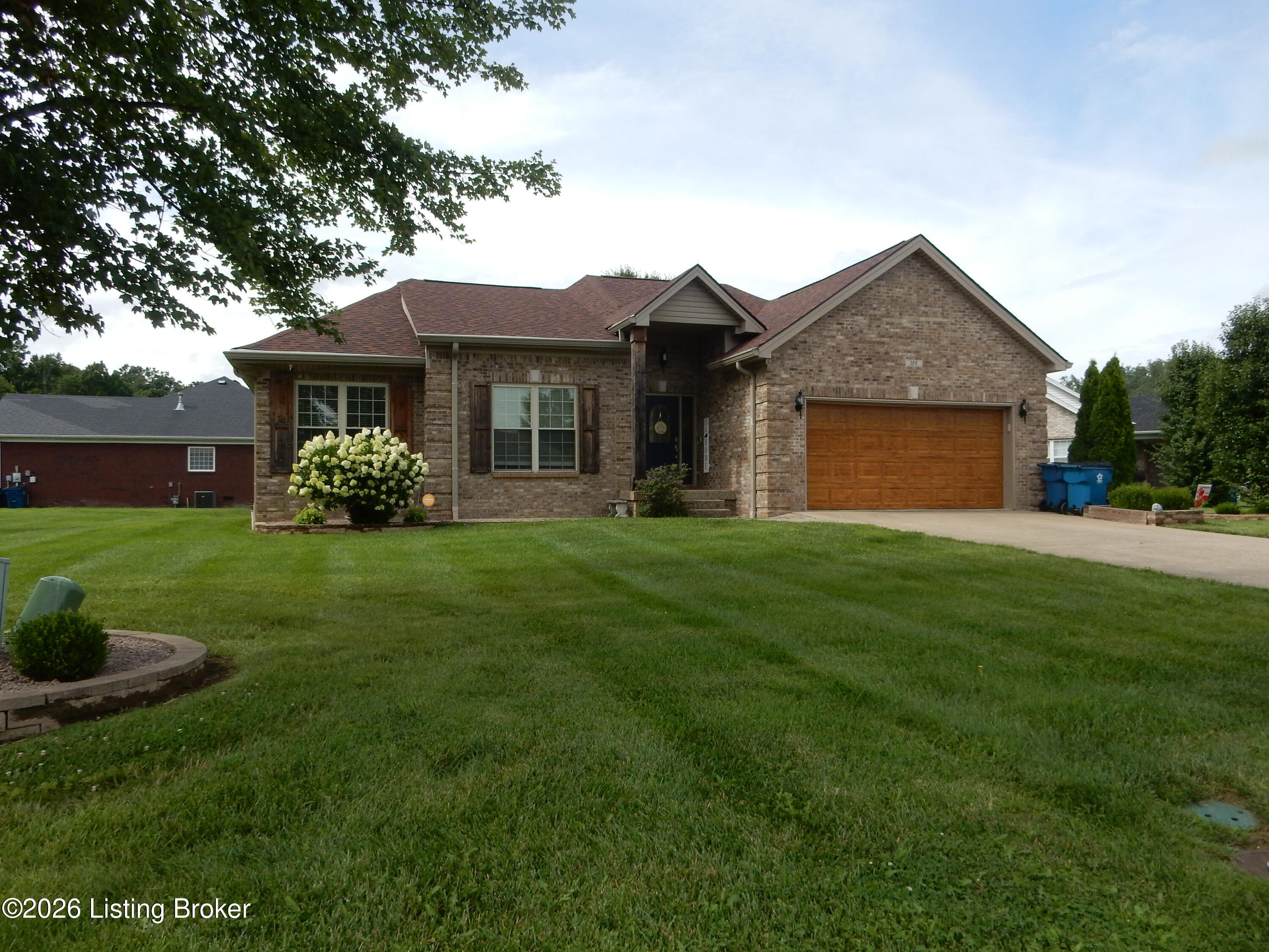 300 Jade Dr Property Photo 23
