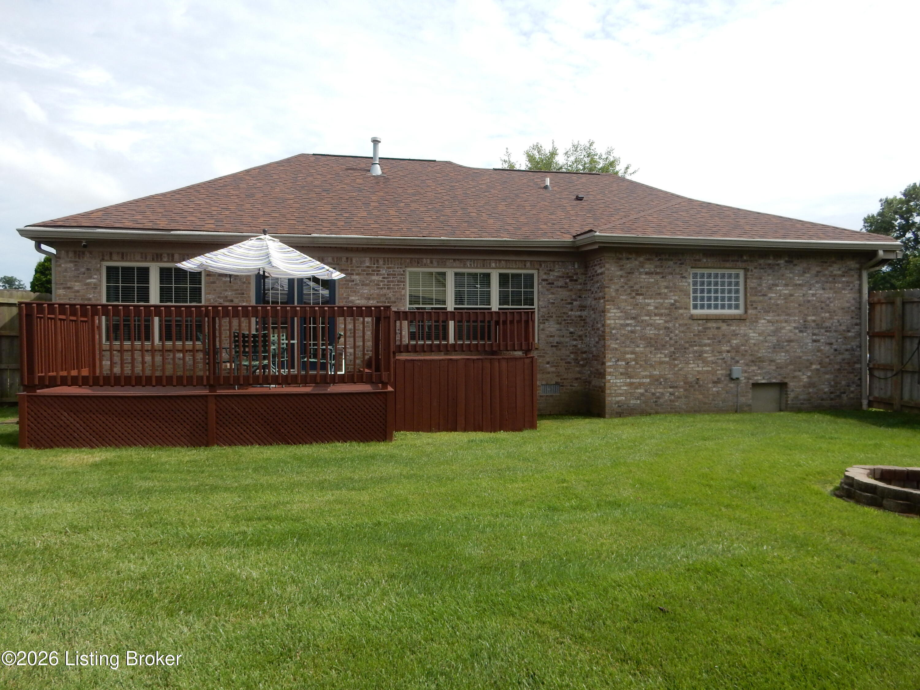 300 Jade Dr Property Photo 25