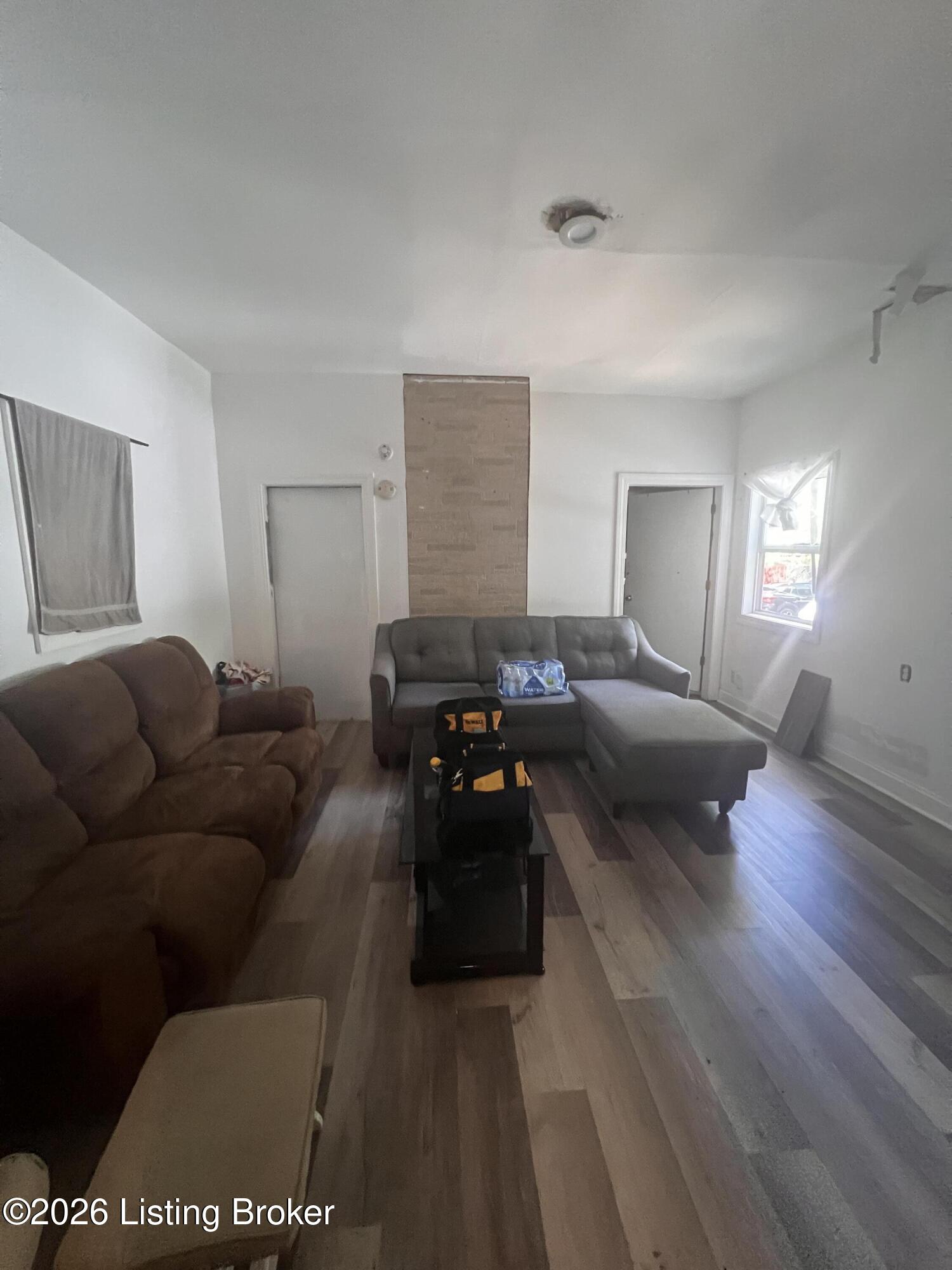 3012 Columbia St Property Photo 2