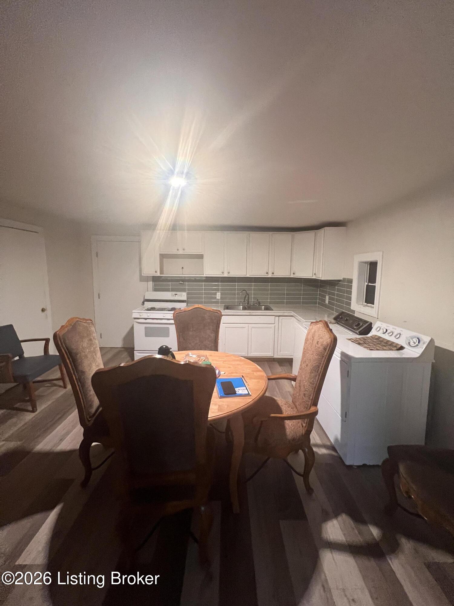 3012 Columbia St Property Photo 4