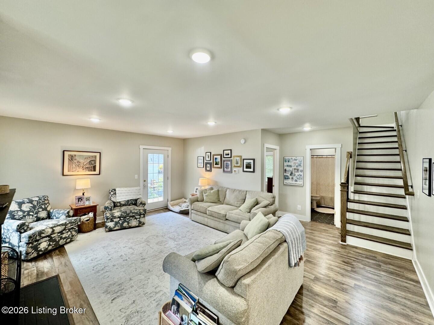 204 E Virginia Ave Property Photo 4