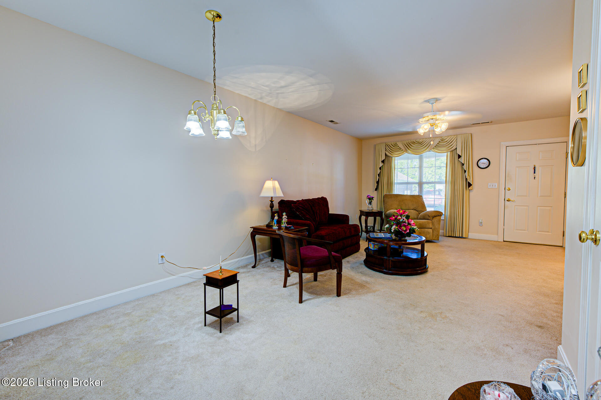 8211 Delta Cir Property Photo 6
