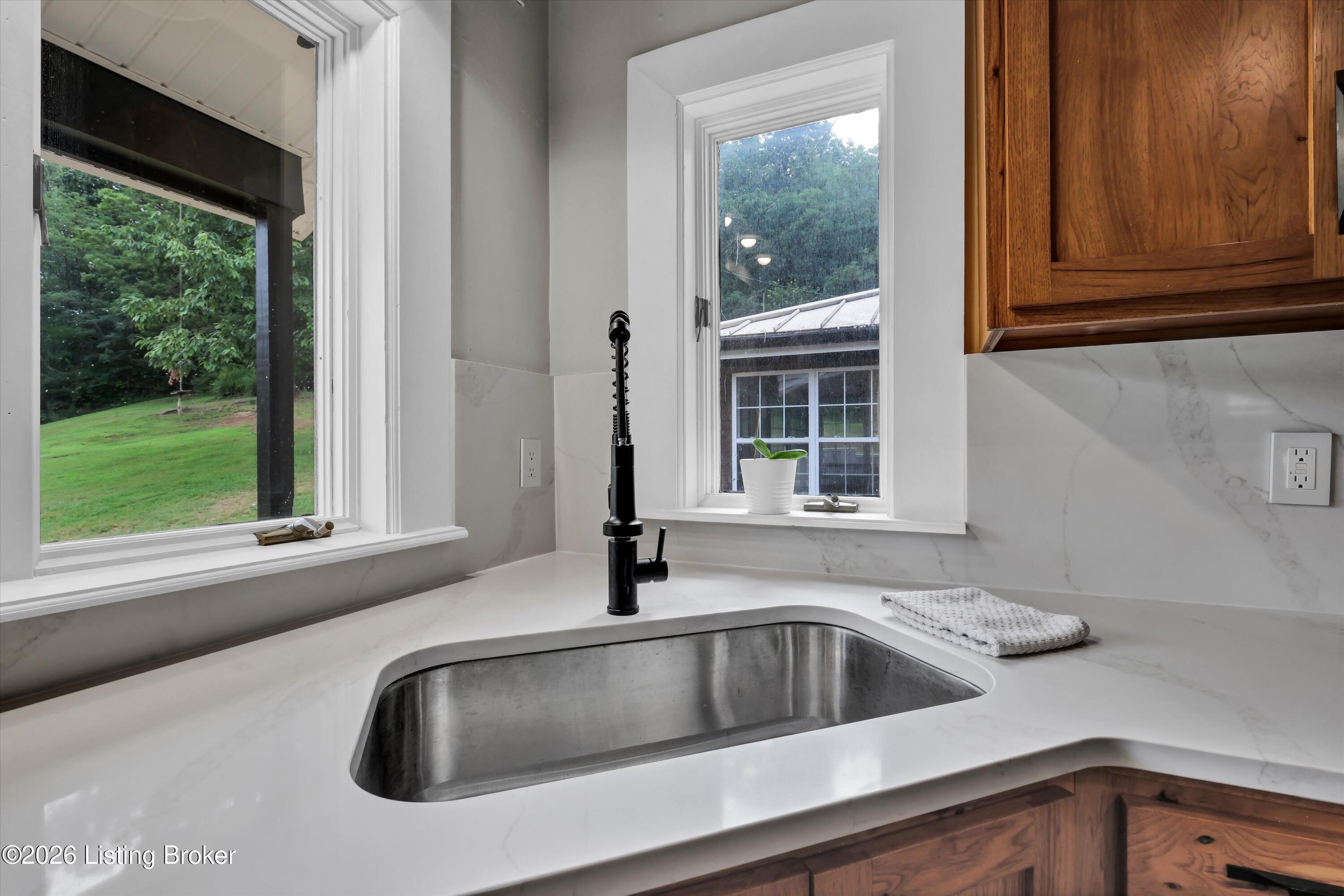 800 Candlelight Ln Property Photo 18