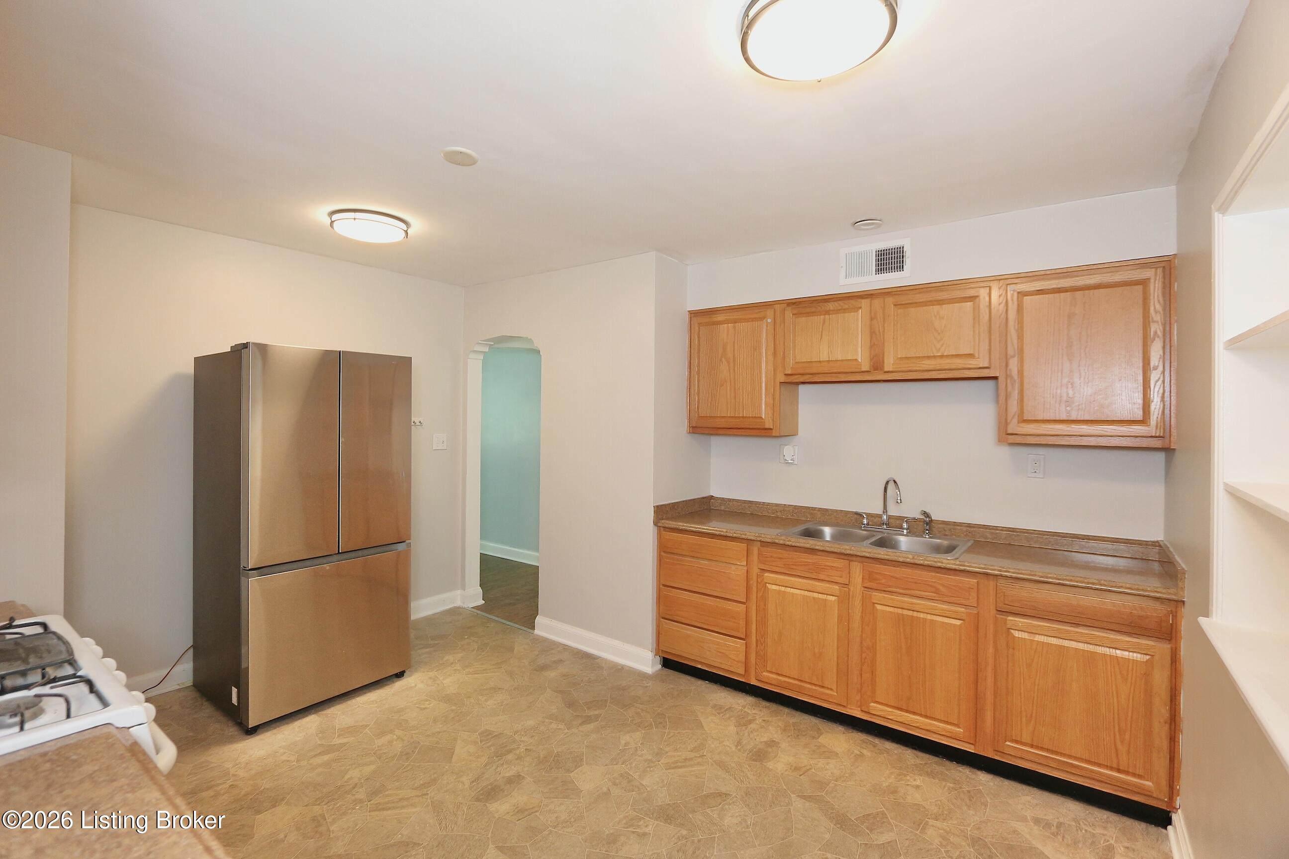 1702 Herby Dr Property Photo 8