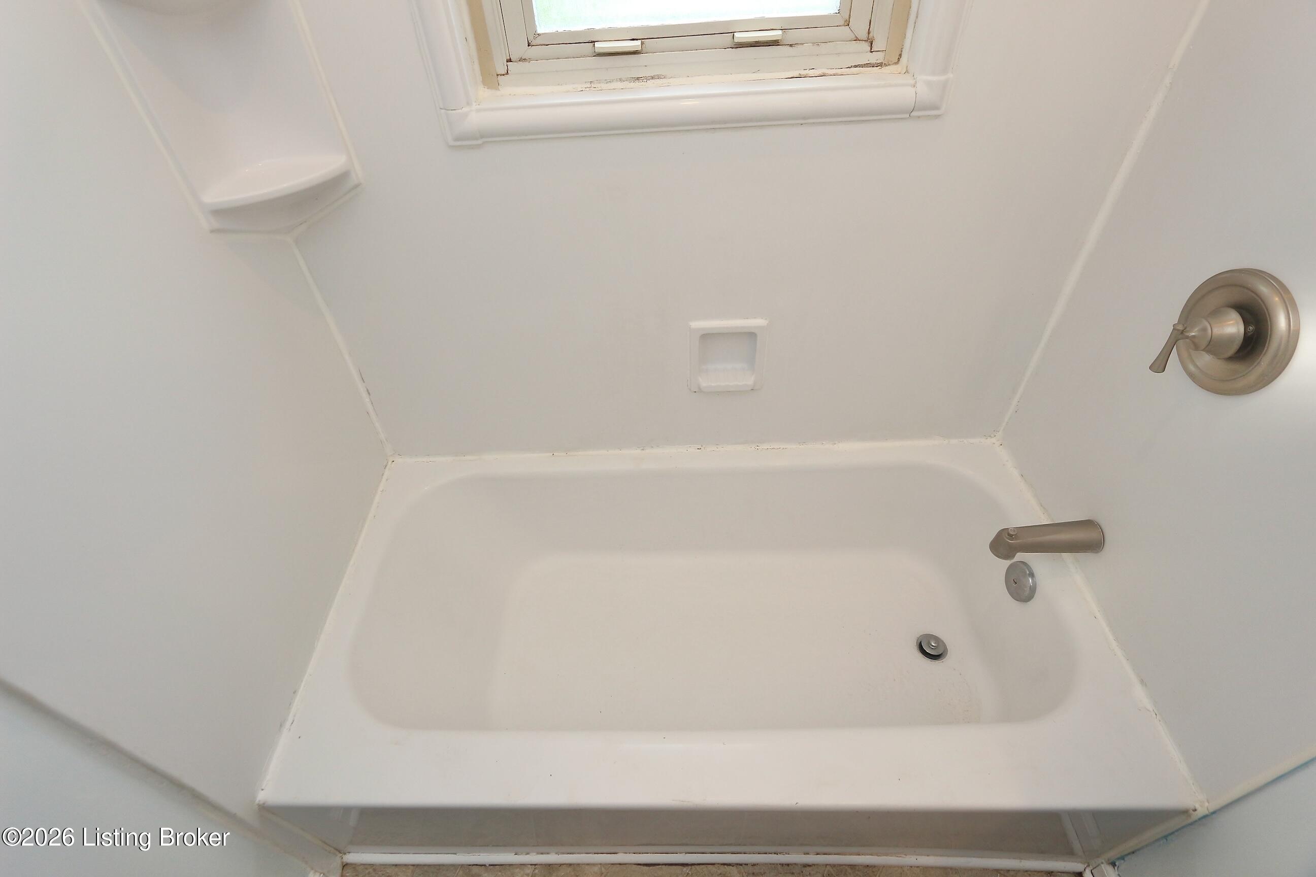 1702 Herby Dr Property Photo 15