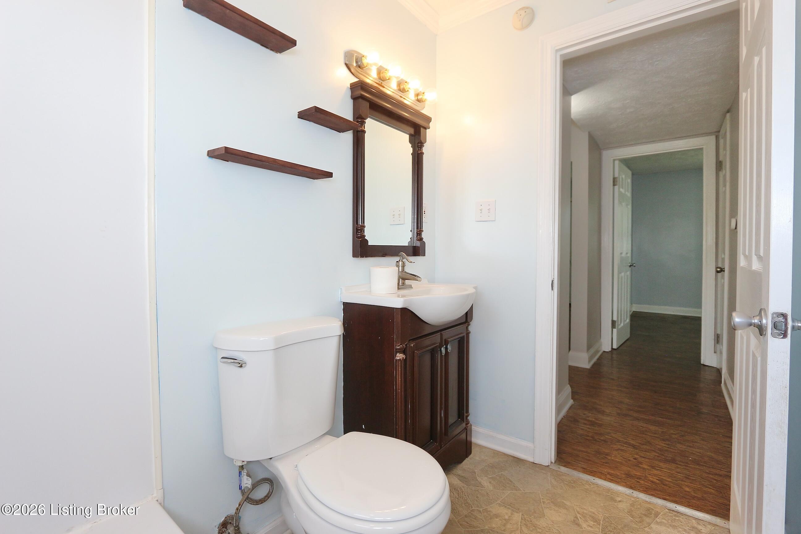 1702 Herby Dr Property Photo 16