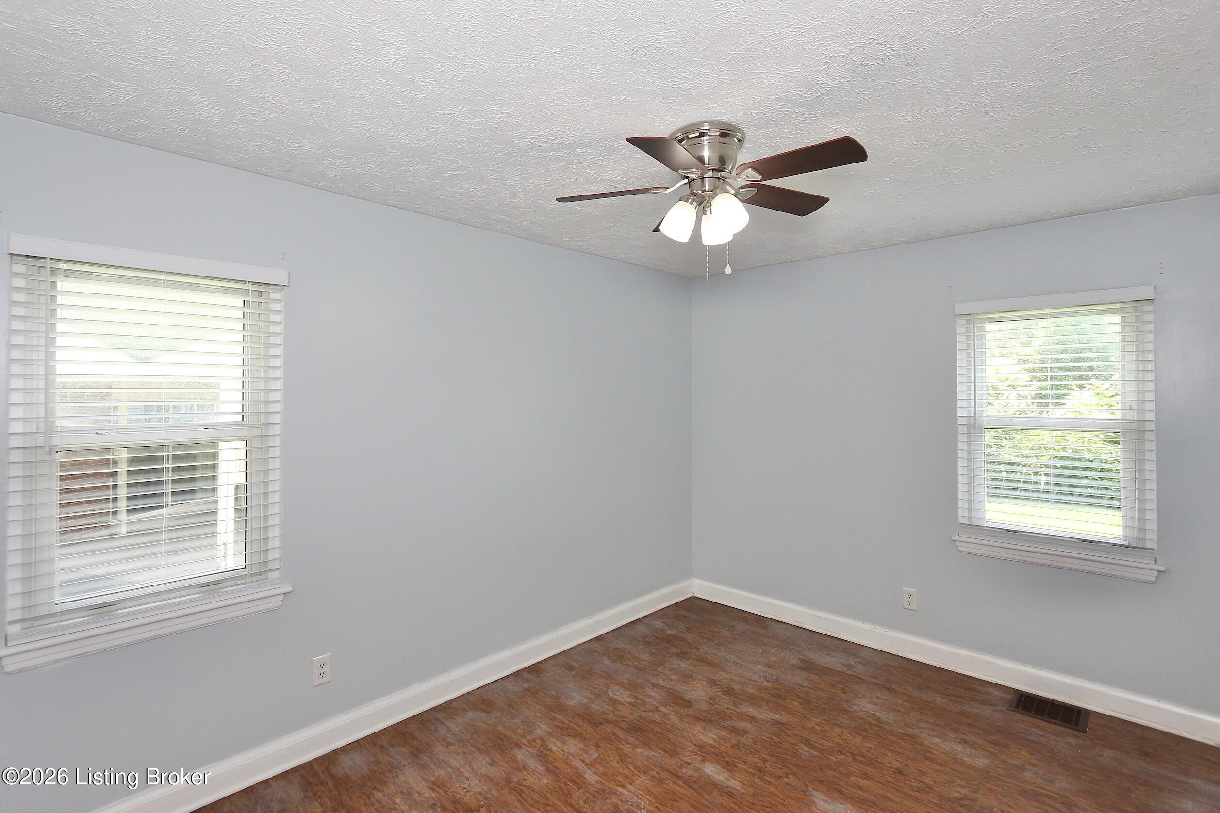 1702 Herby Dr Property Photo 19