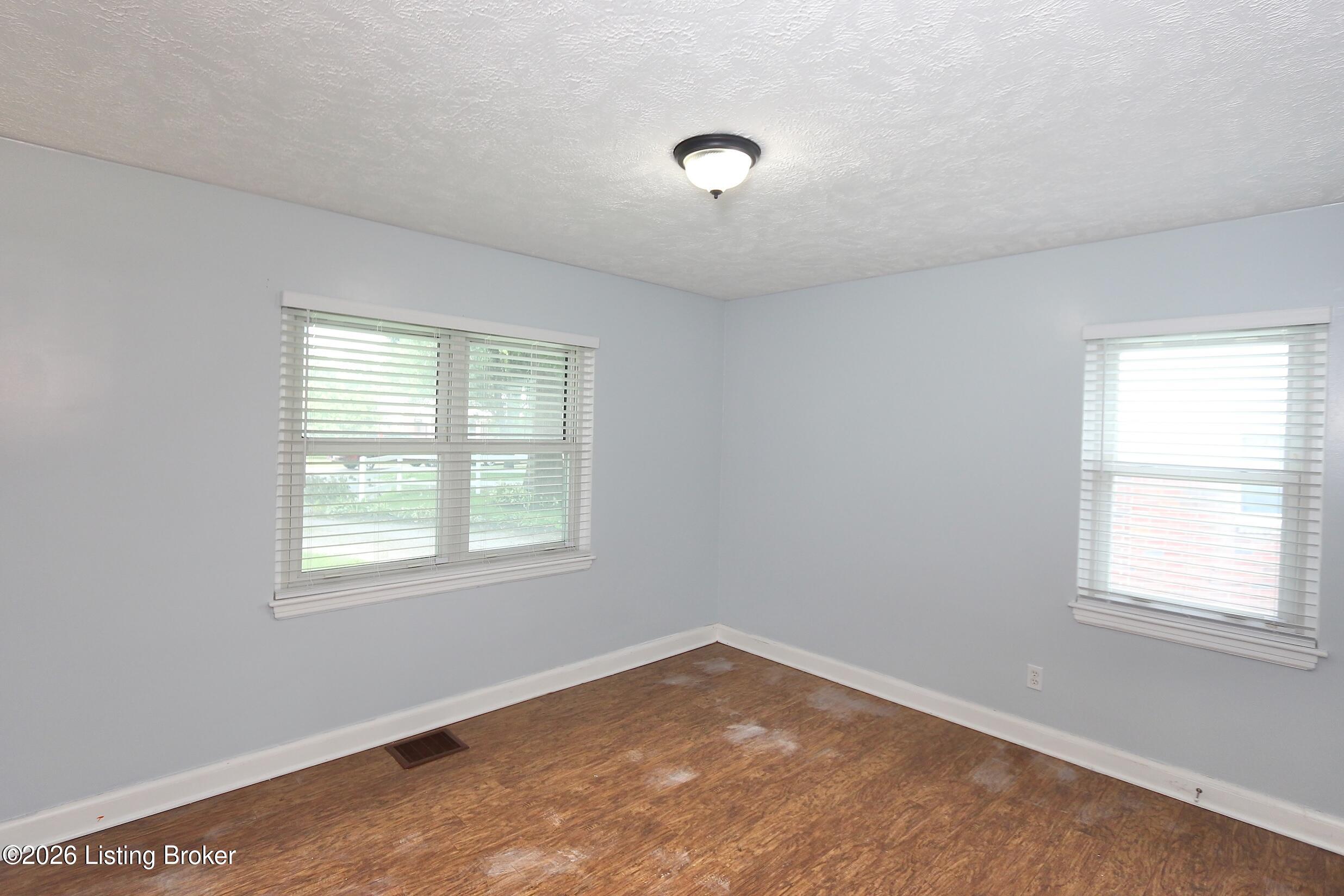 1702 Herby Dr Property Photo 21