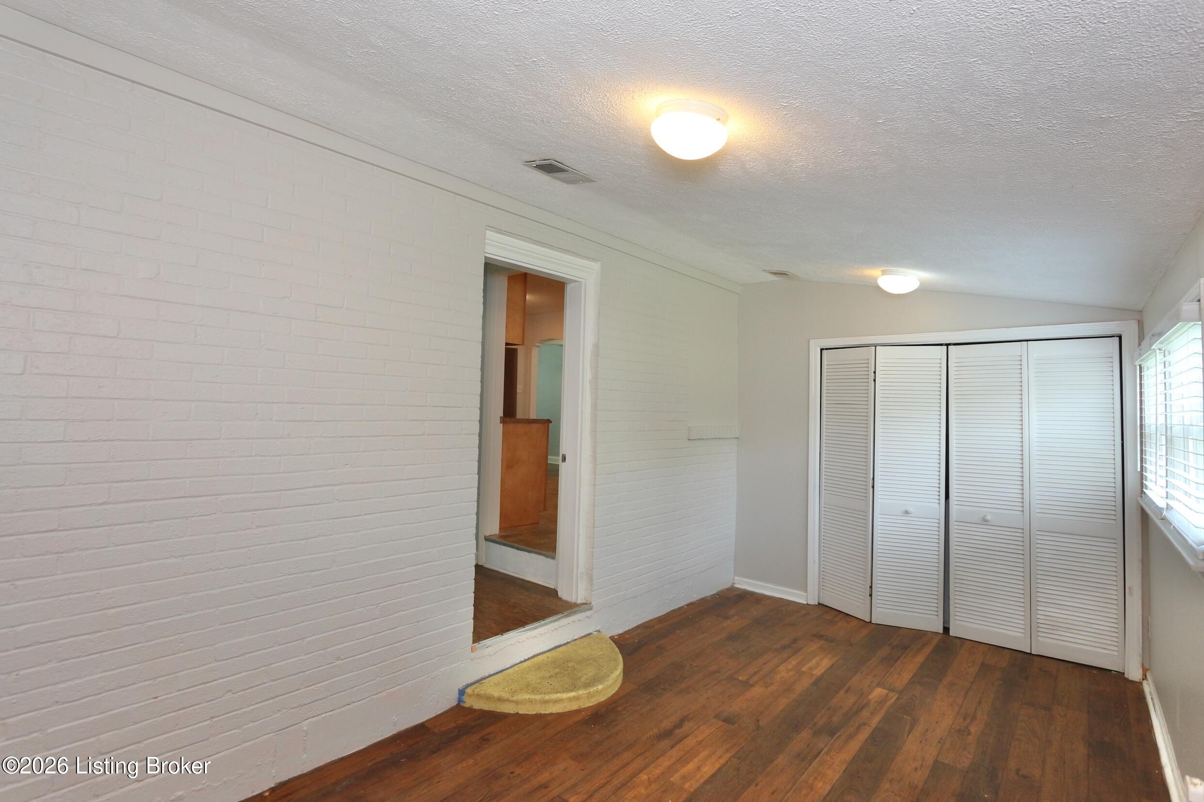 1702 Herby Dr Property Photo 27