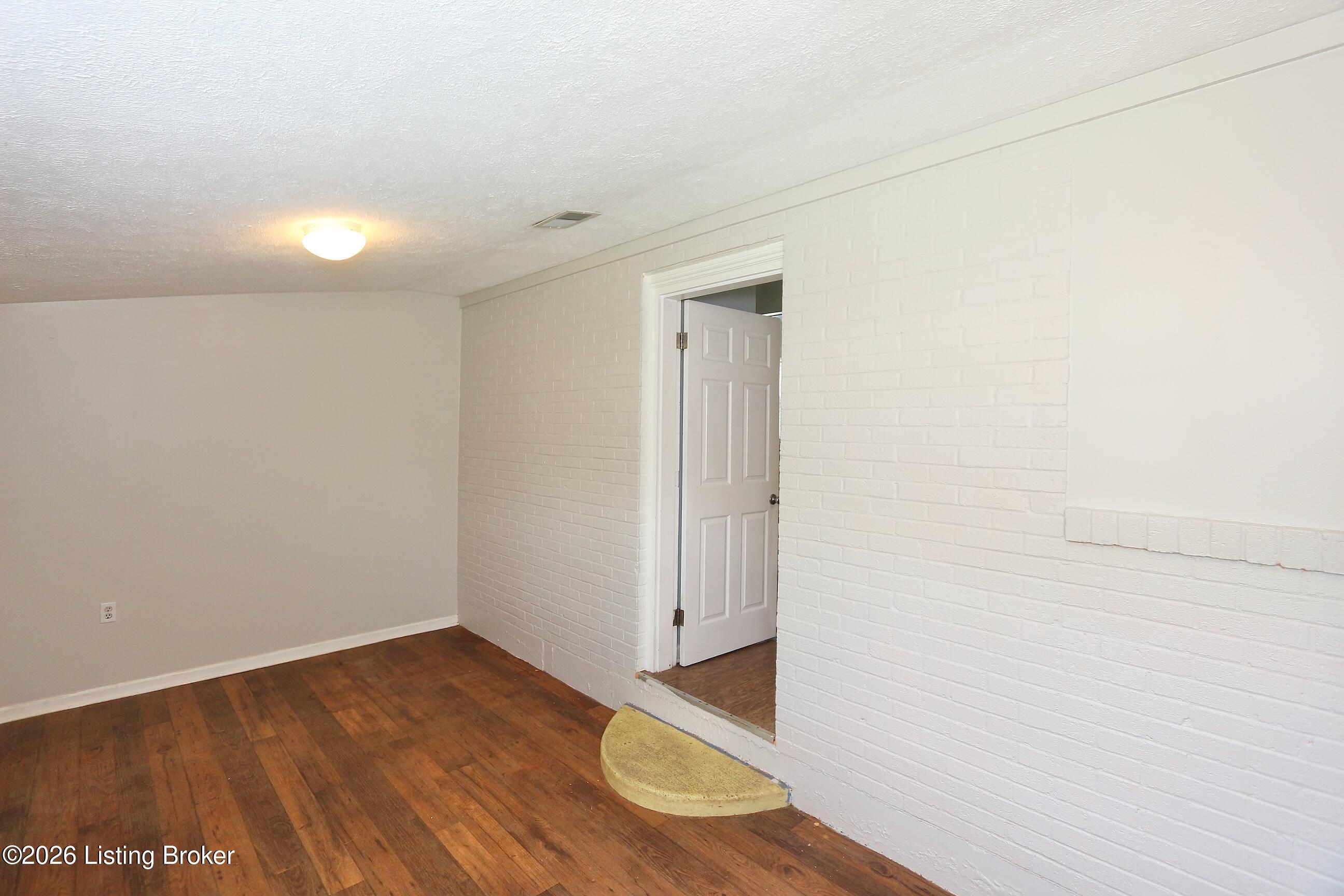 1702 Herby Dr Property Photo 29