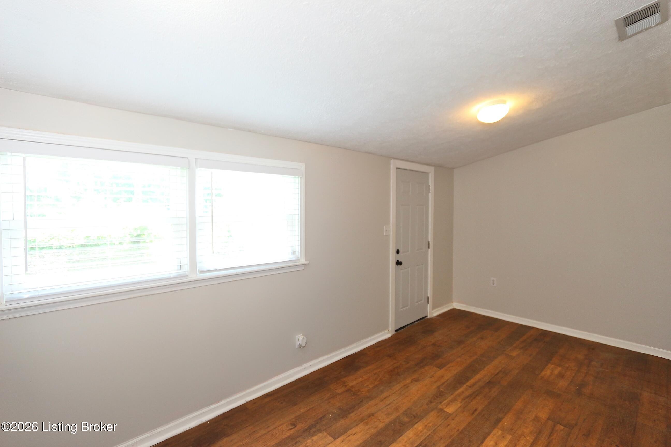 1702 Herby Dr Property Photo 30