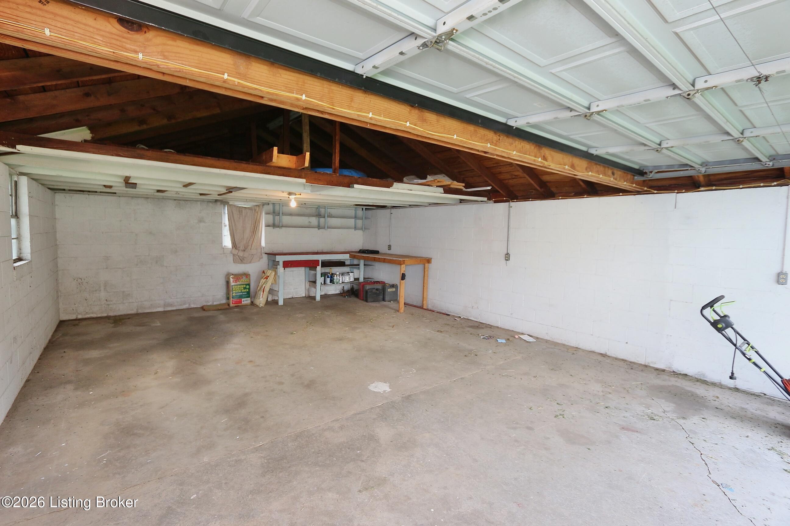 1702 Herby Dr Property Photo 34