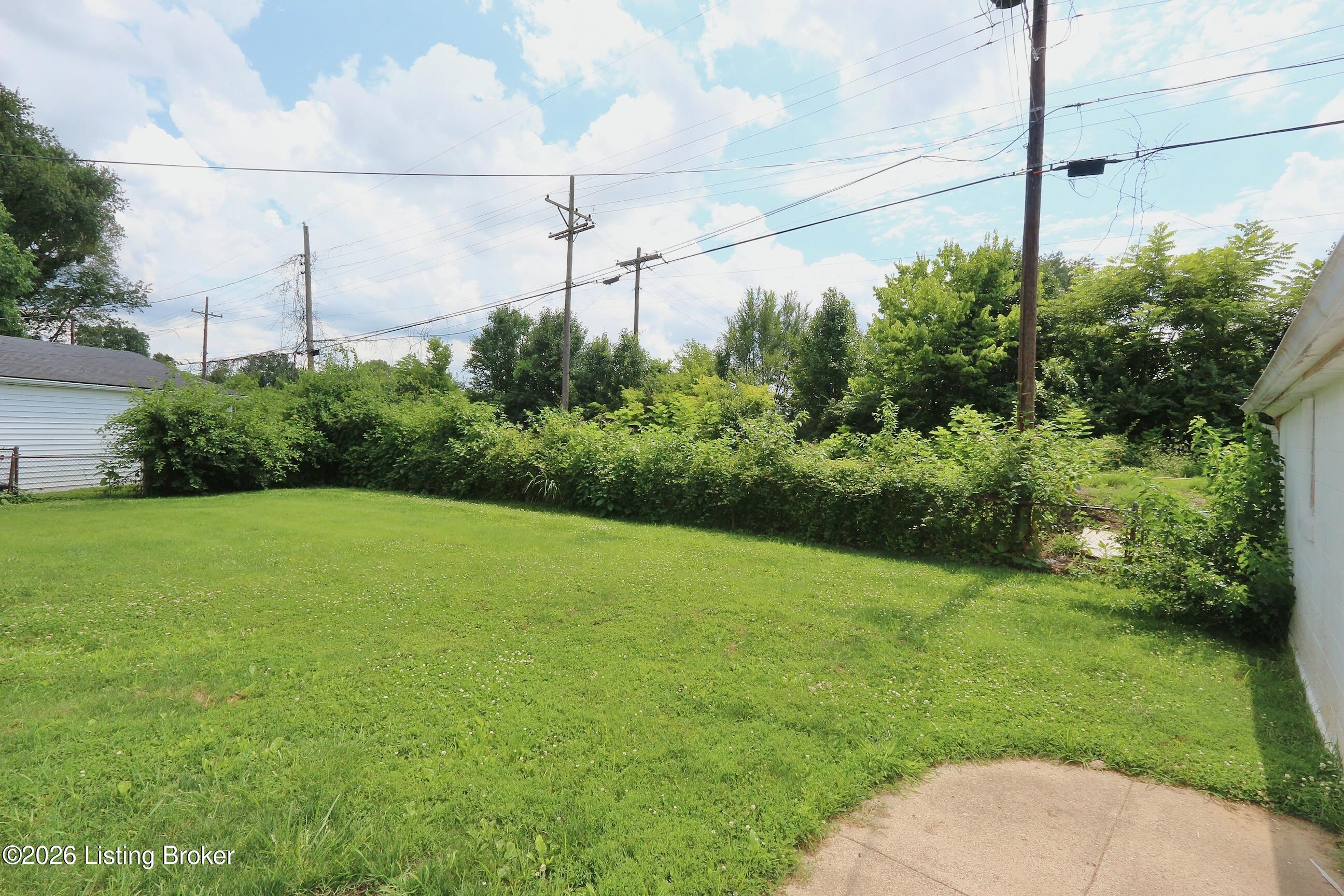 1702 Herby Dr Property Photo 37