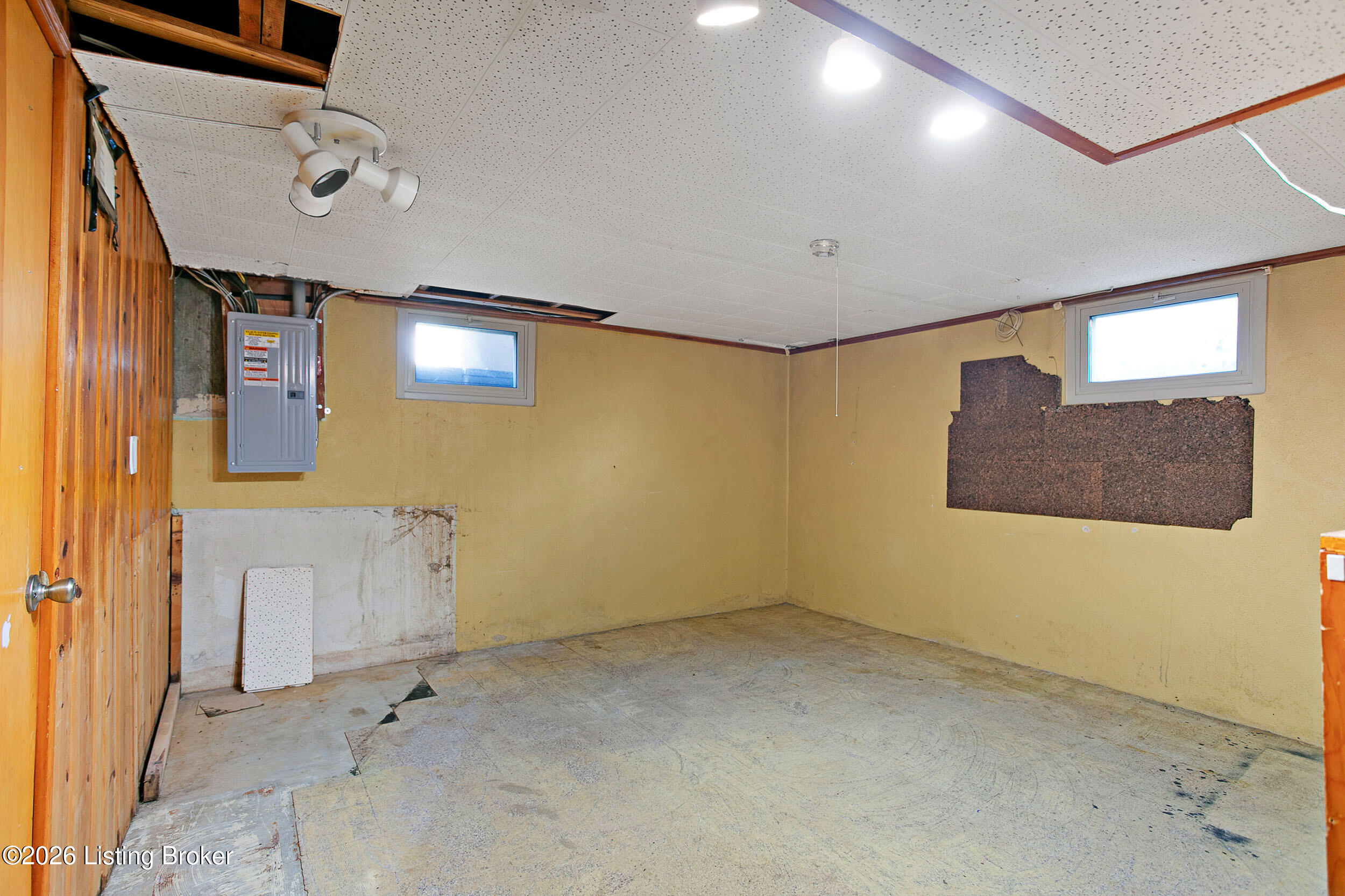 1906 Herr Ln Property Photo 32