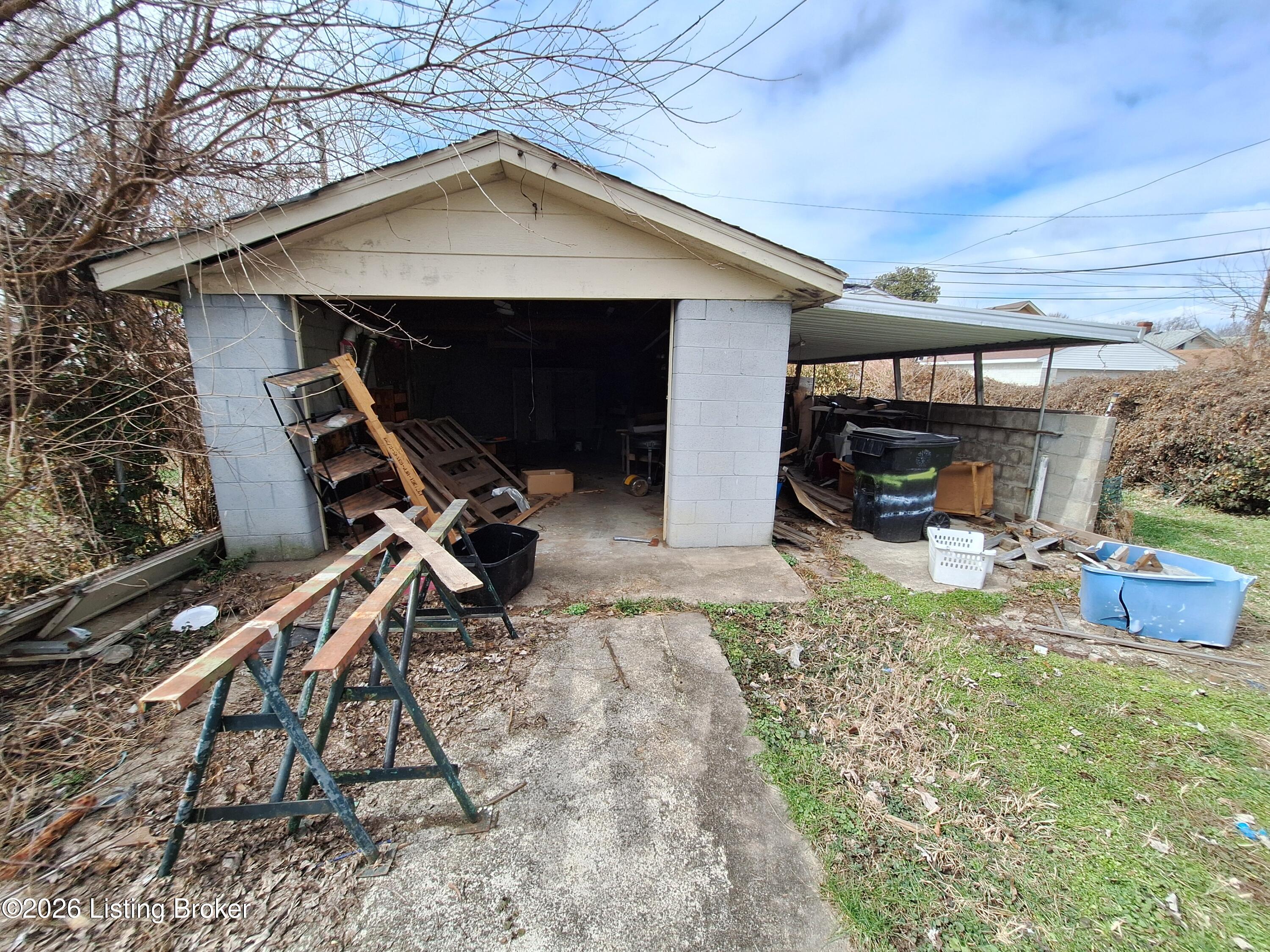 816 S 37th St Property Photo 15
