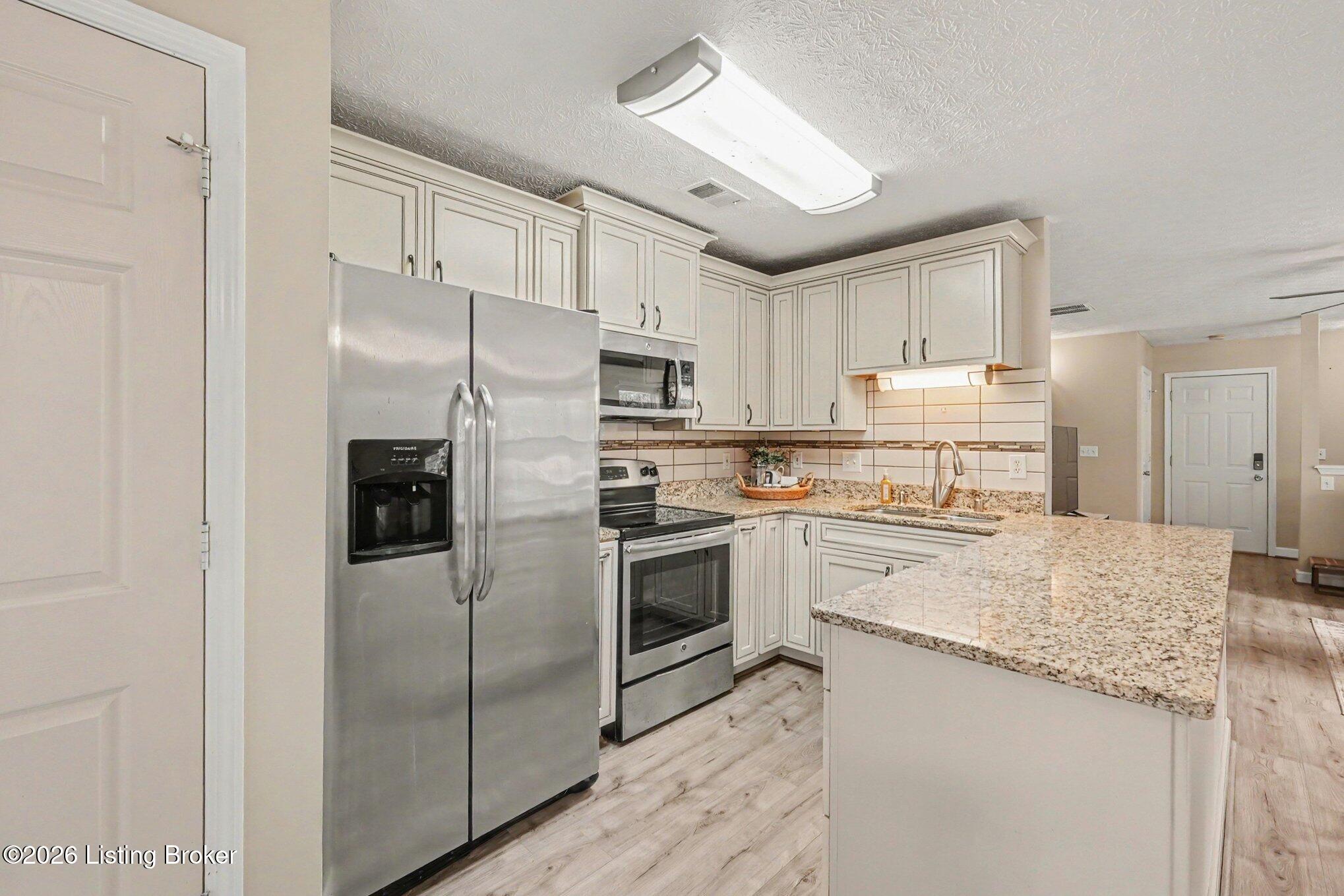 8622 Grand Neptune Dr Property Photo 9