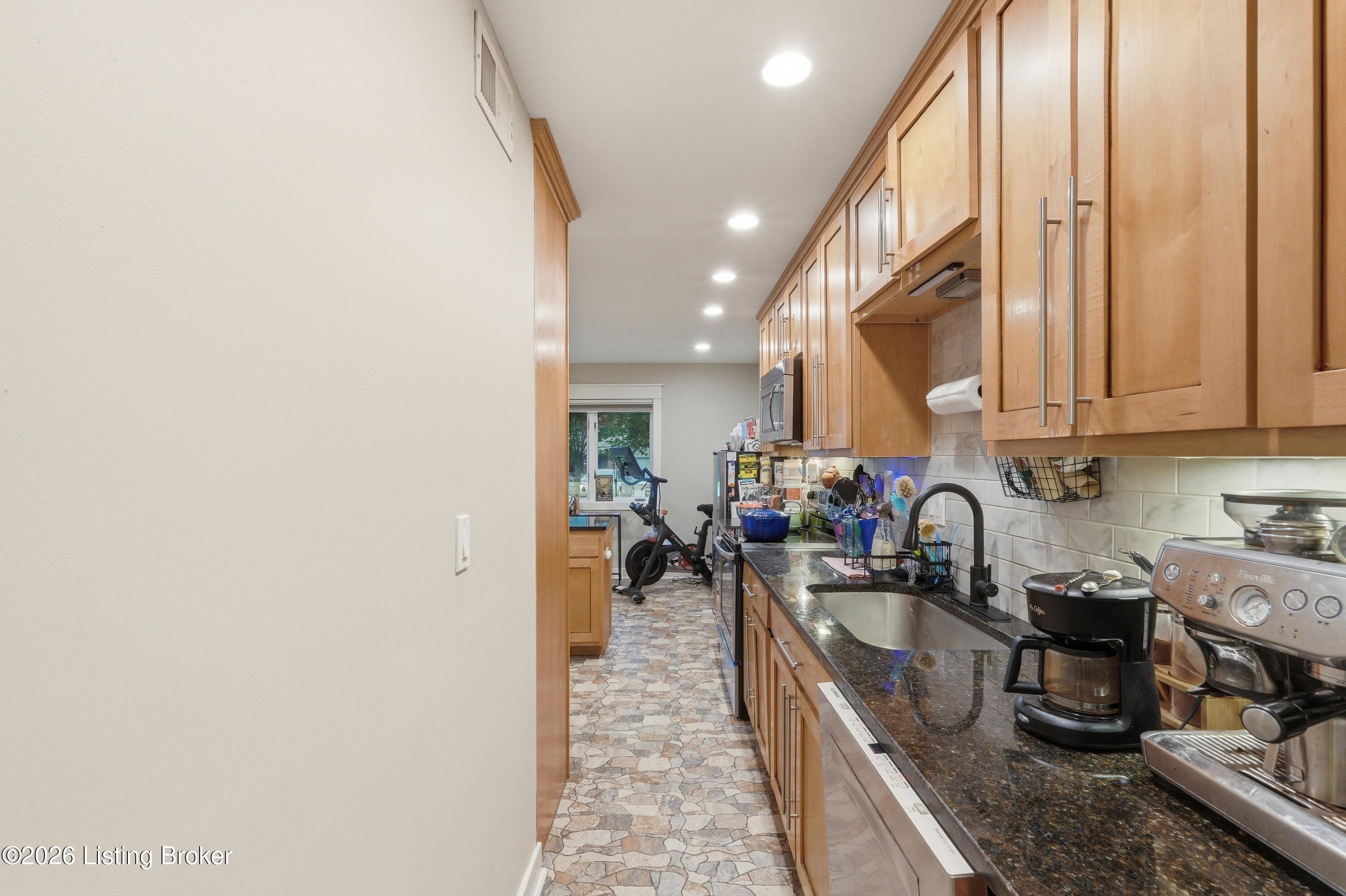 5607 Harrods Cove Property Photo 6