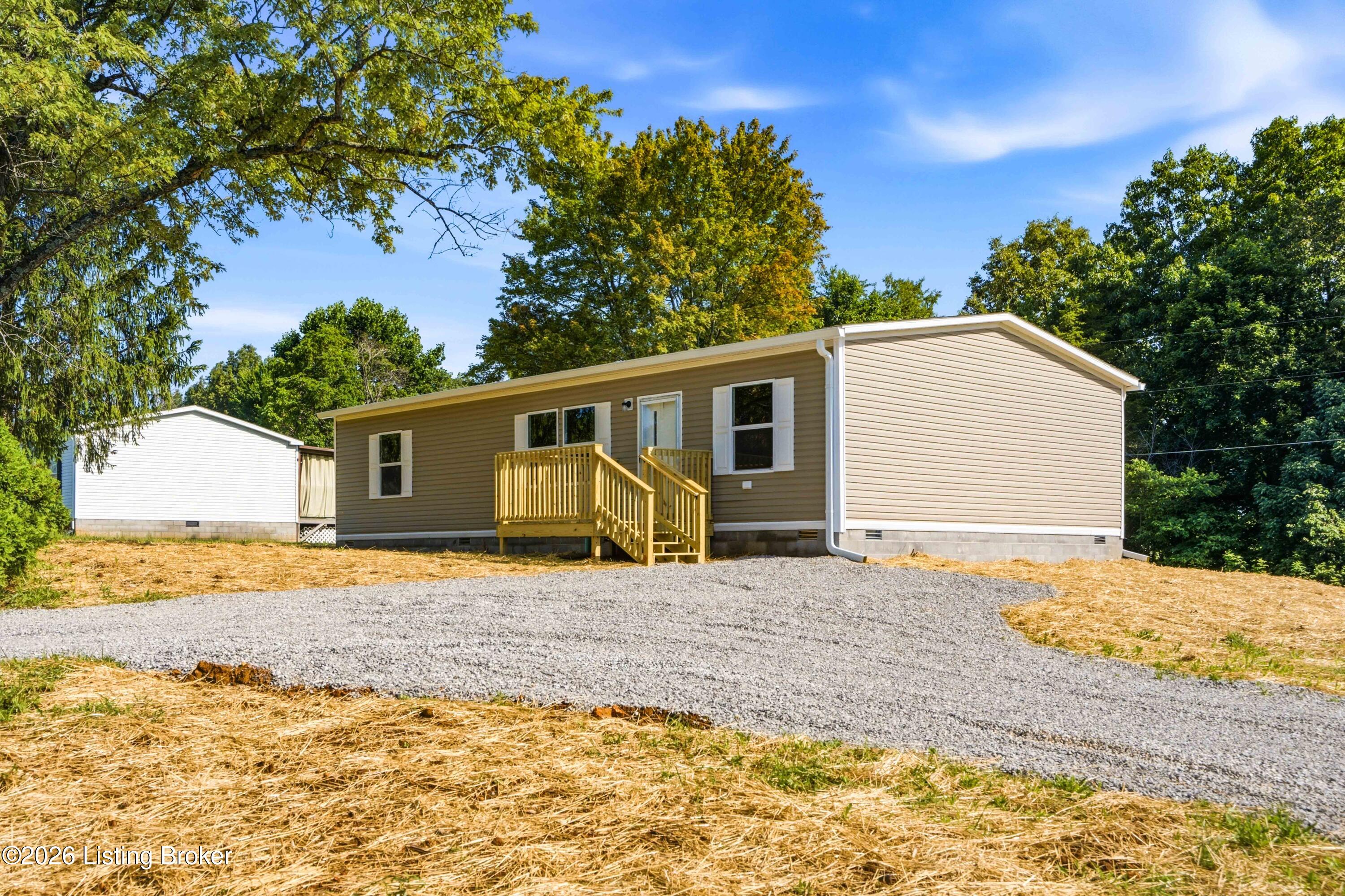 112 Dwight Ave Property Photo 3