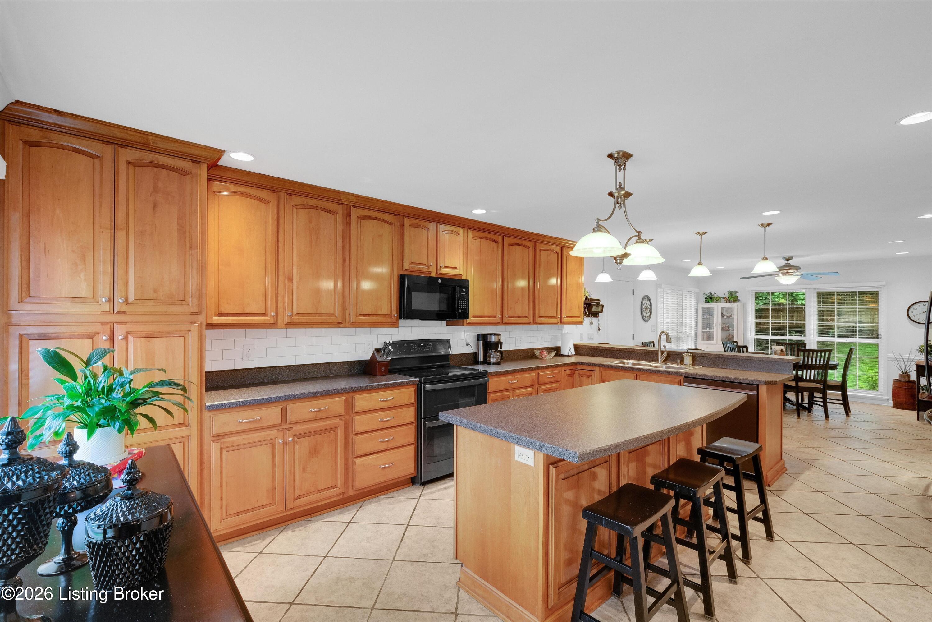 7109 Blazier Ct Property Photo 6
