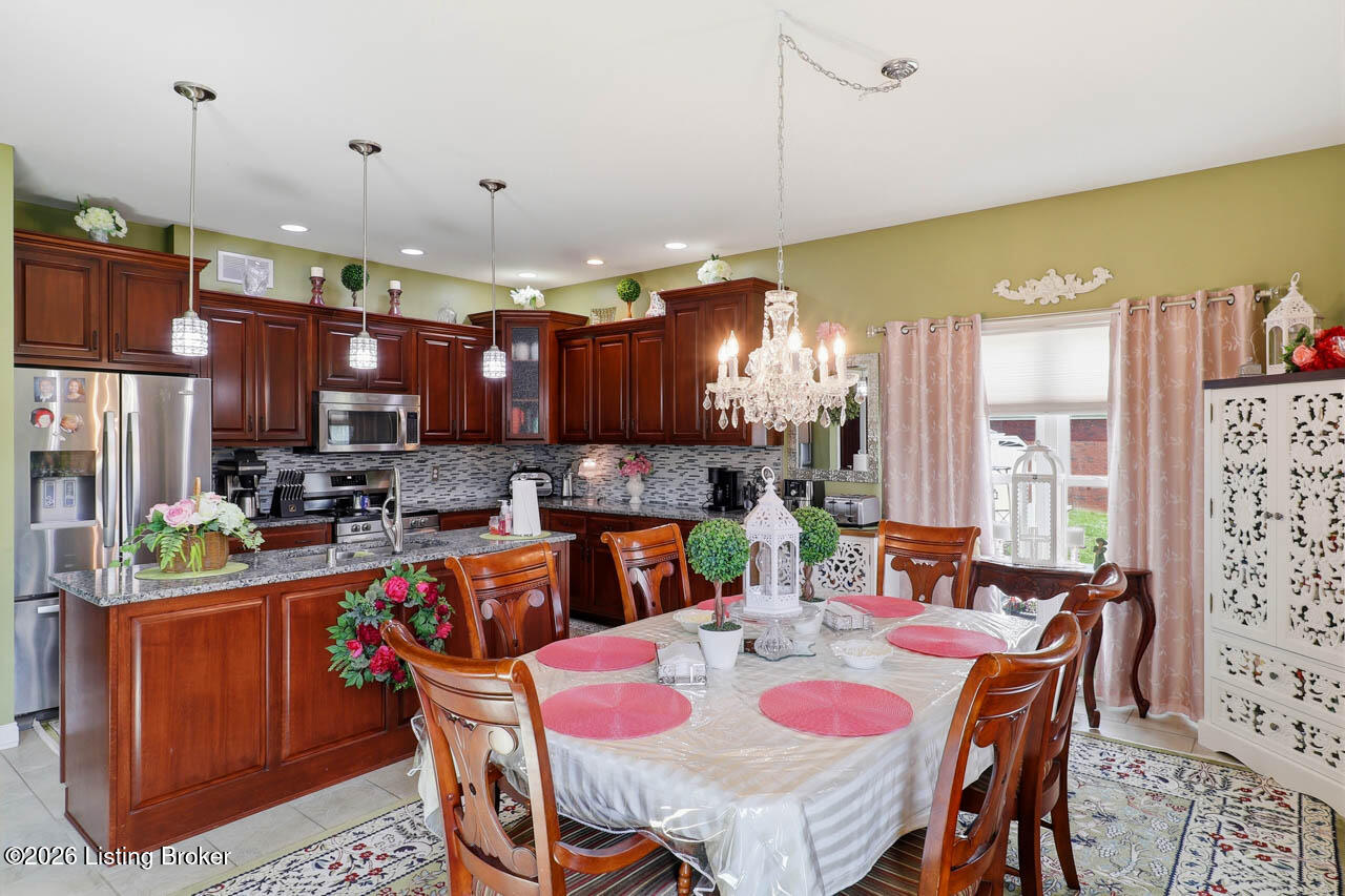 585 Sunray Dr Property Photo 12
