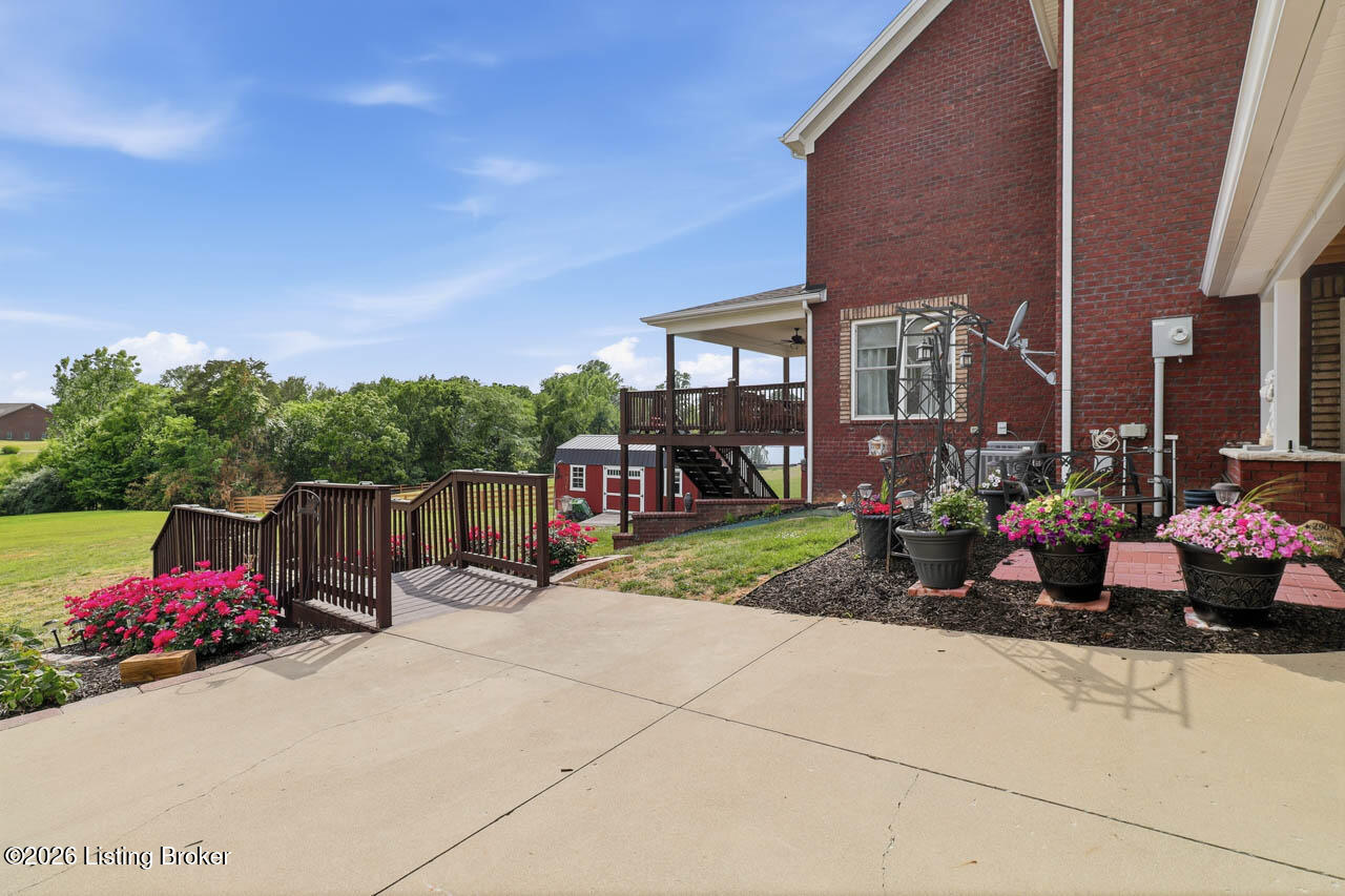 585 Sunray Dr Property Photo 48