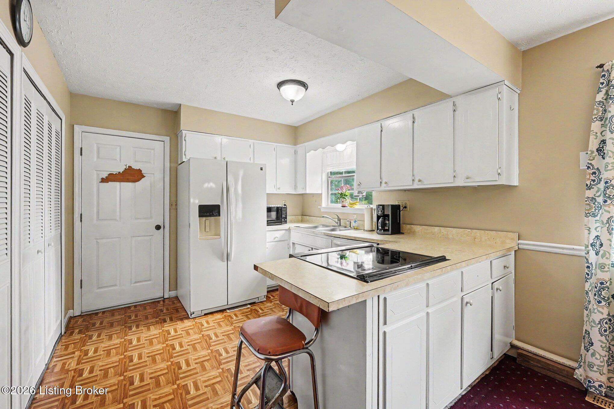 8819 Ash Ave Property Photo 7