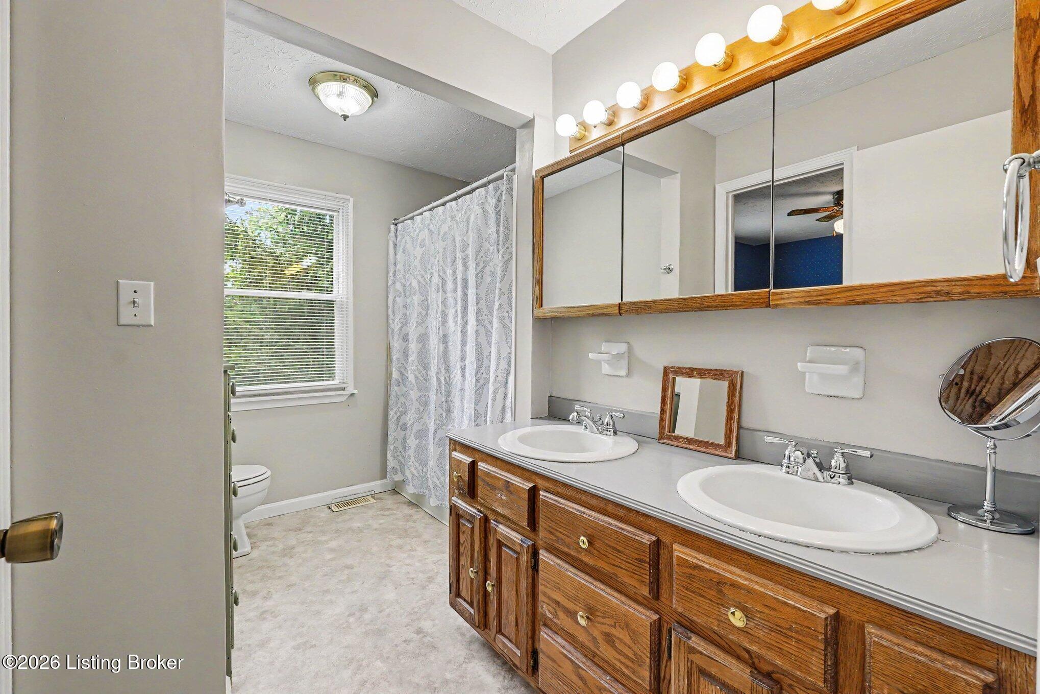 8819 Ash Ave Property Photo 15
