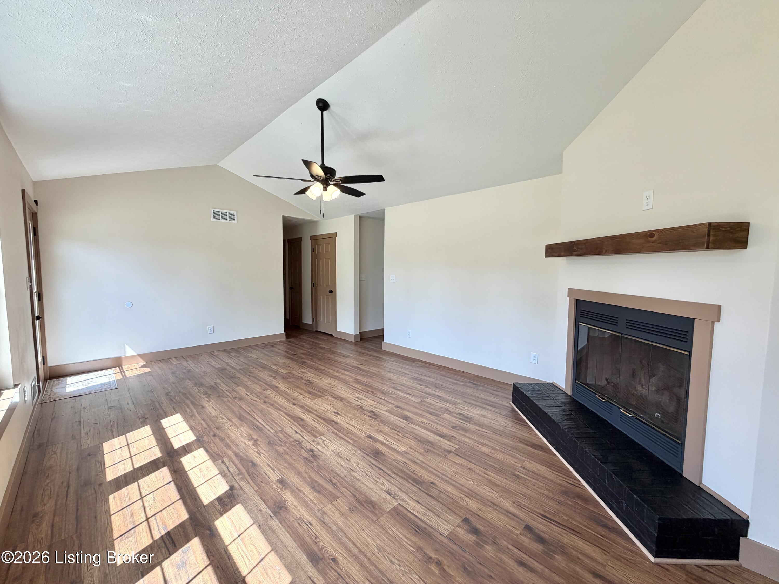 238 Tara Cir Property Photo 7