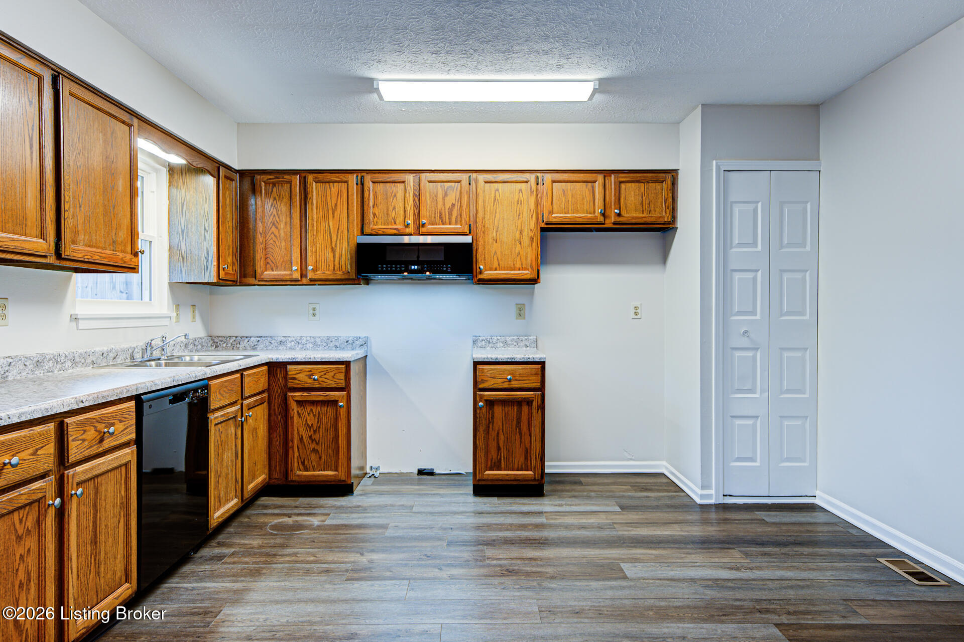 4318 Cara Way Property Photo 7