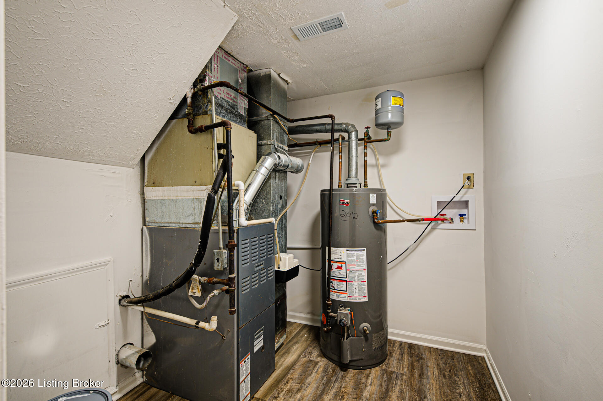4318 Cara Way Property Photo 15