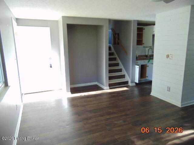 4815 Redmon Ct Property Photo 2