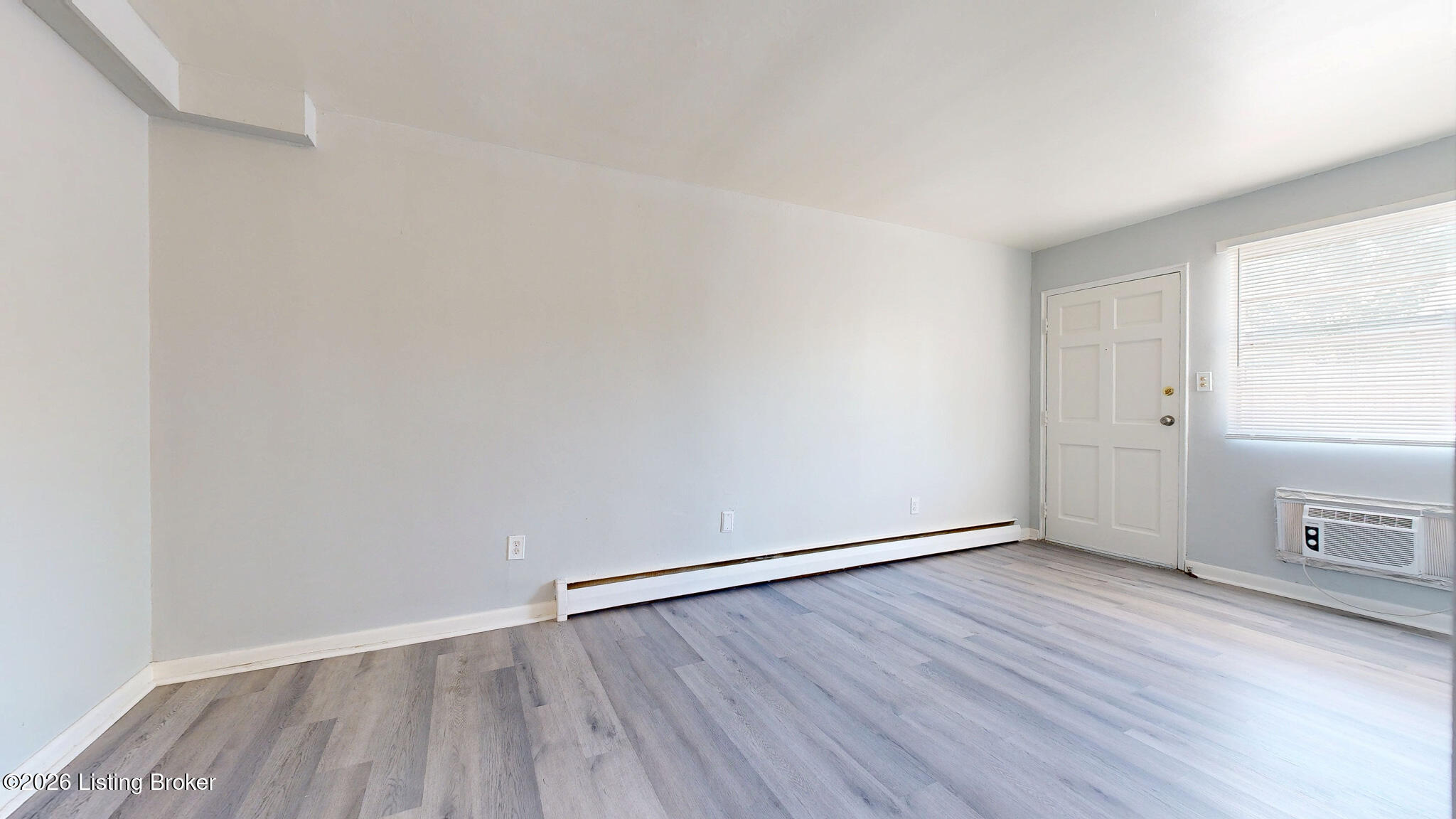 1122 Garvin Pl Property Photo 3