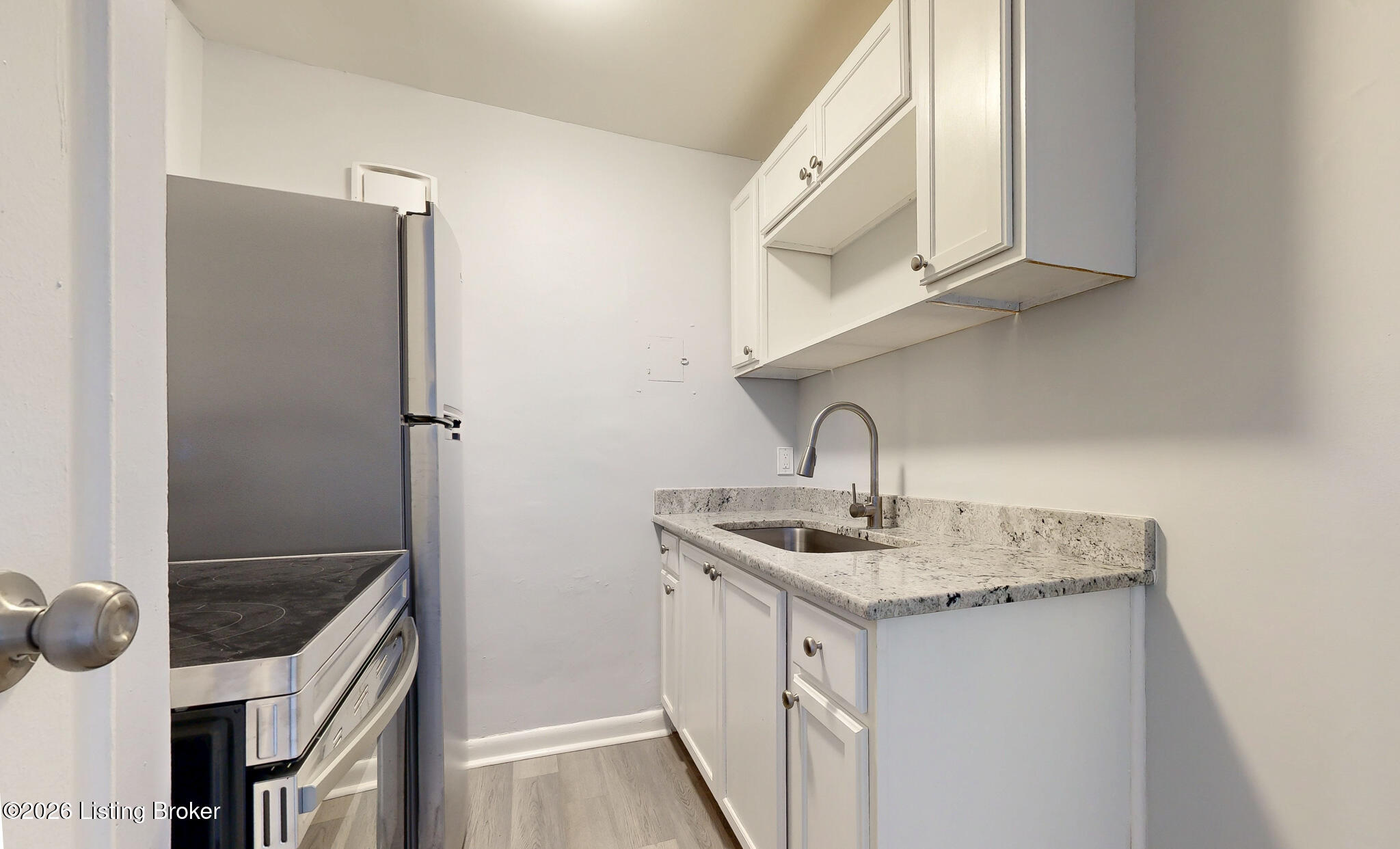 1122 Garvin Pl Property Photo 5