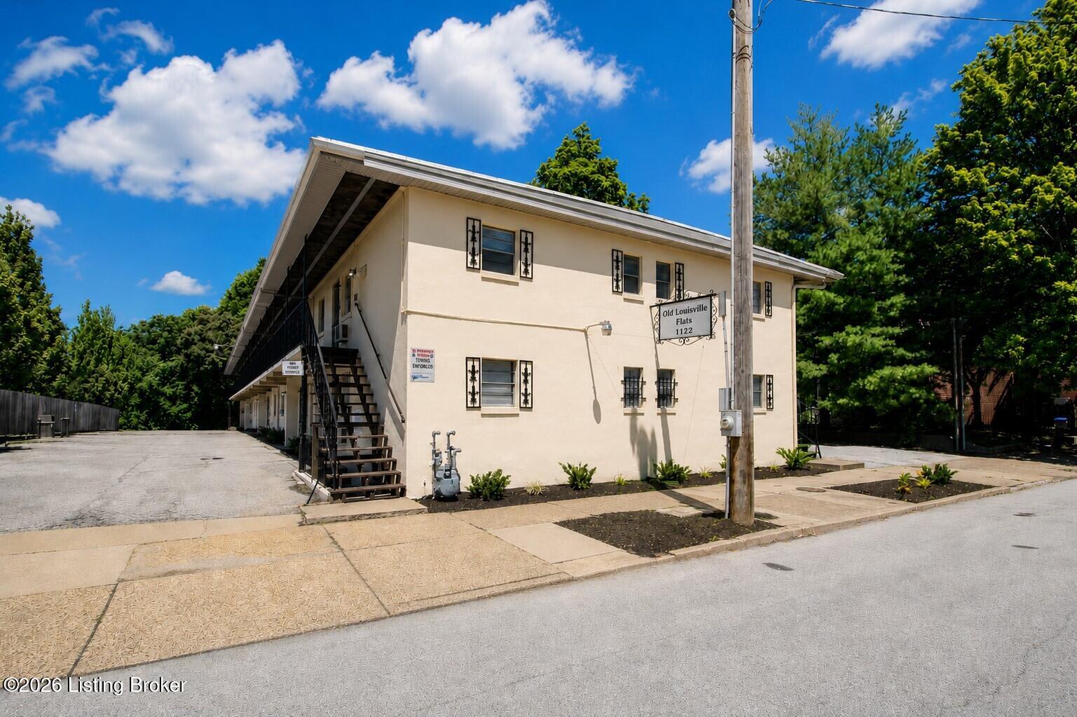 1122 Garvin Pl Property Photo 27