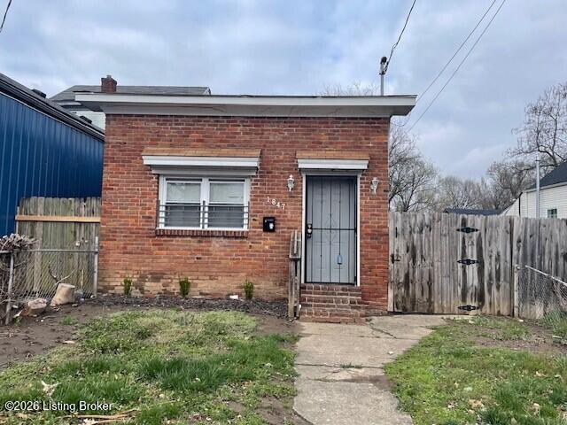 1847 Bank St Property Photo 2