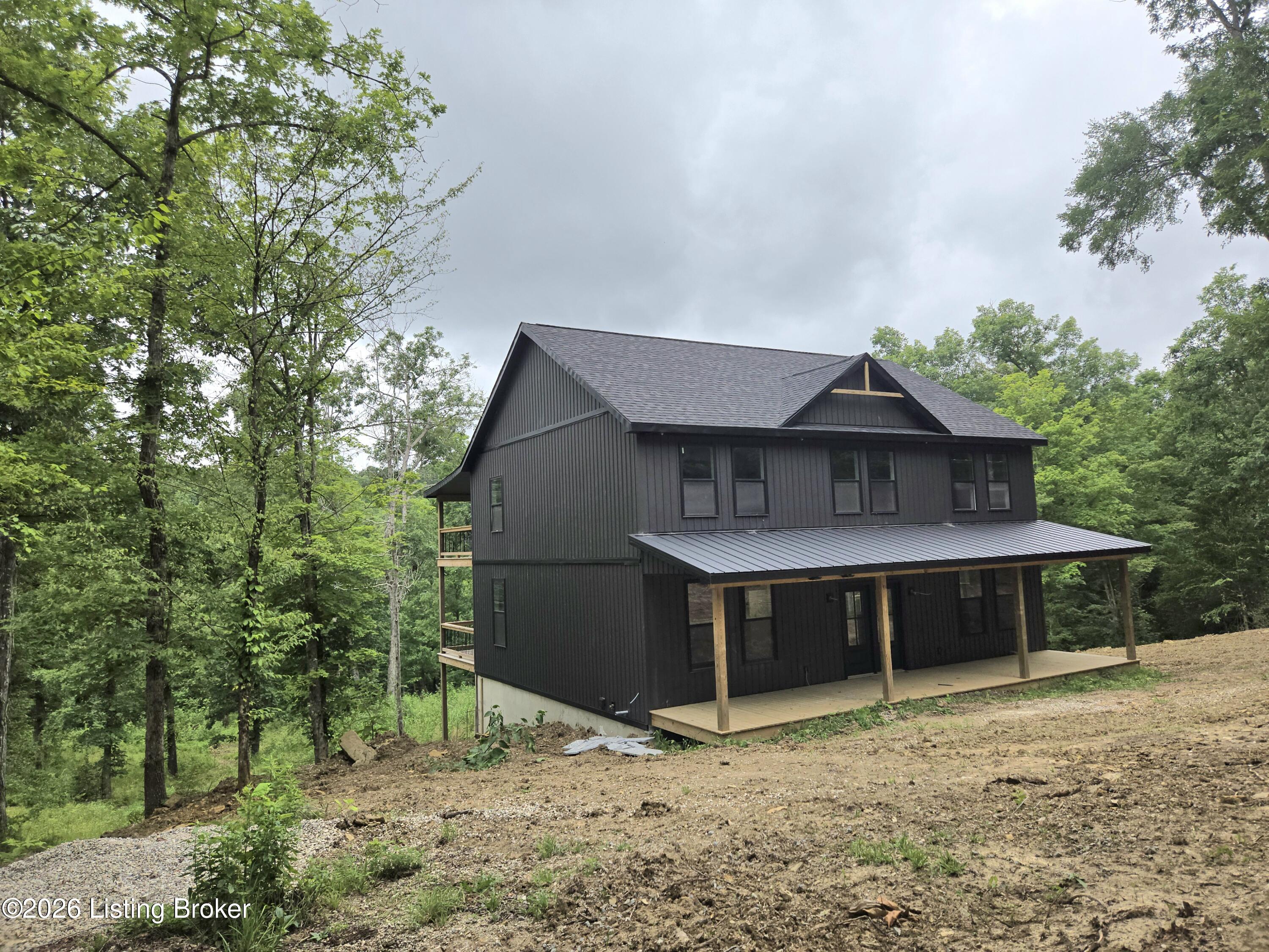 1045 Hunting Ground Rd Property Photo 3