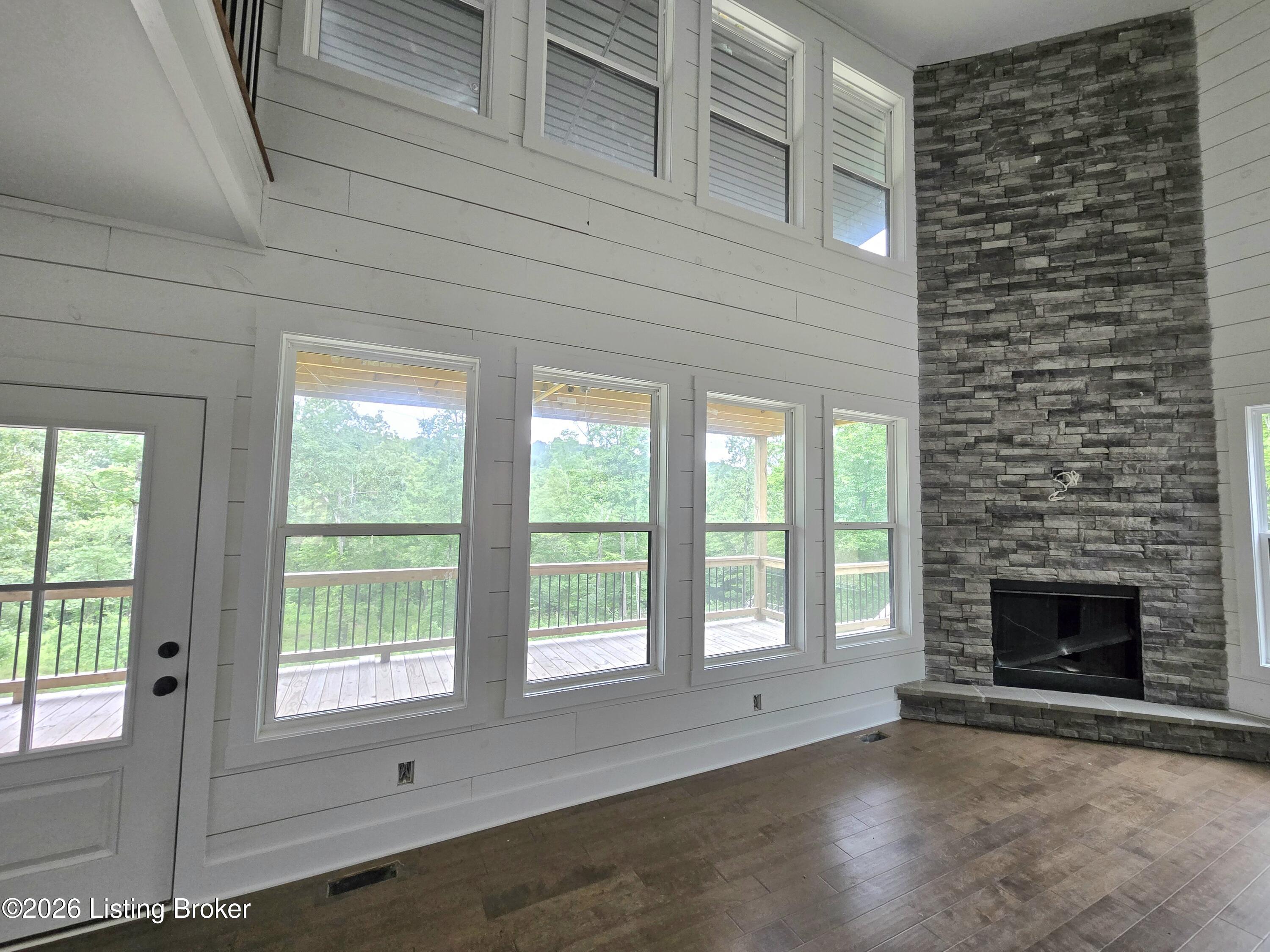 1045 Hunting Ground Rd Property Photo 6
