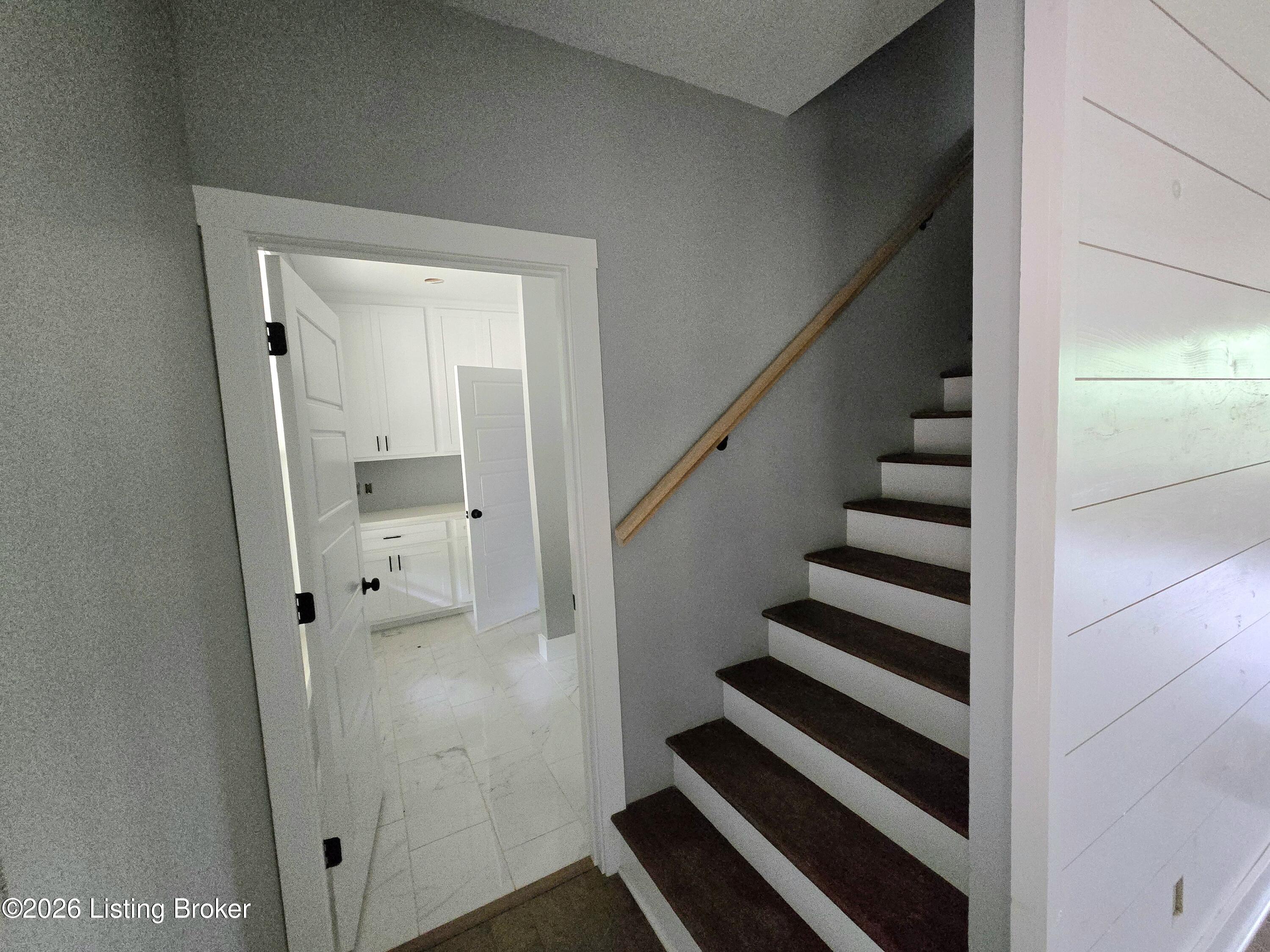 1045 Hunting Ground Rd Property Photo 15