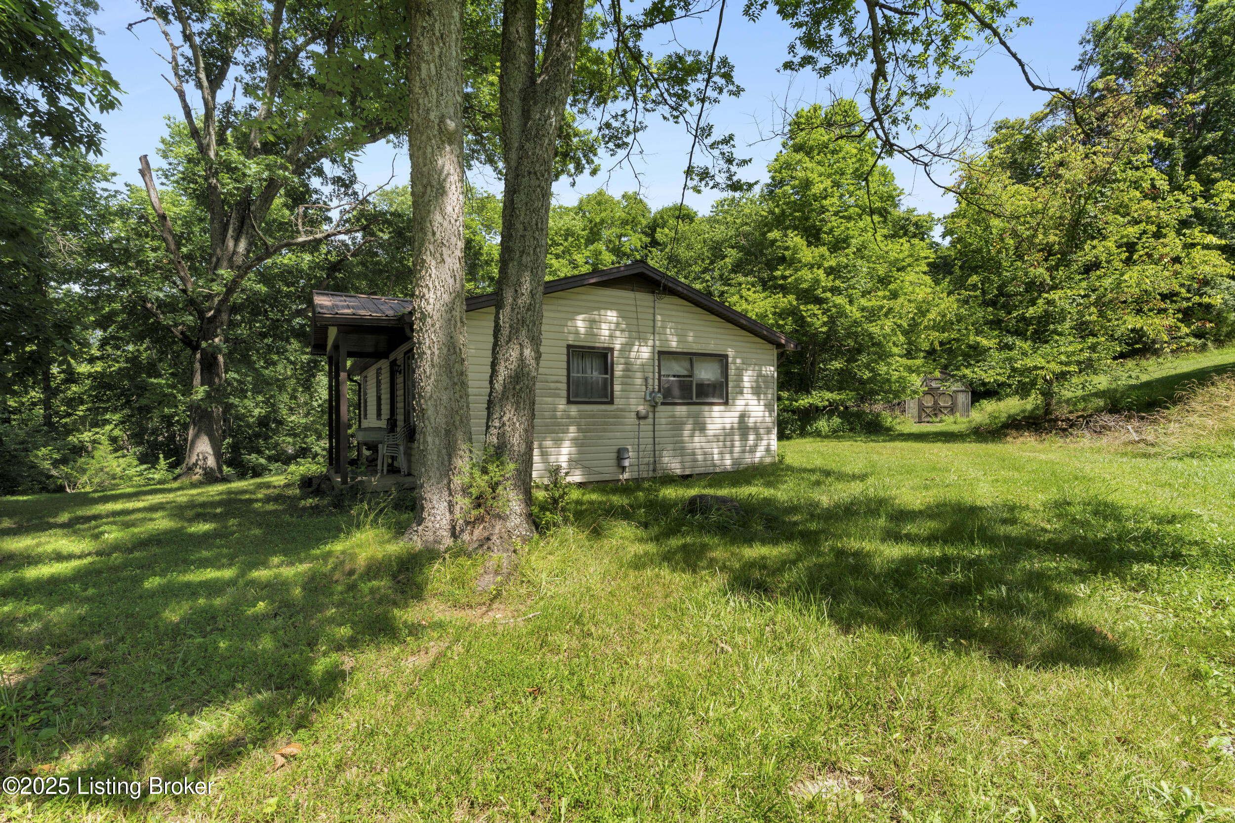 2209 18 Mile Creek Rd Property Photo 1