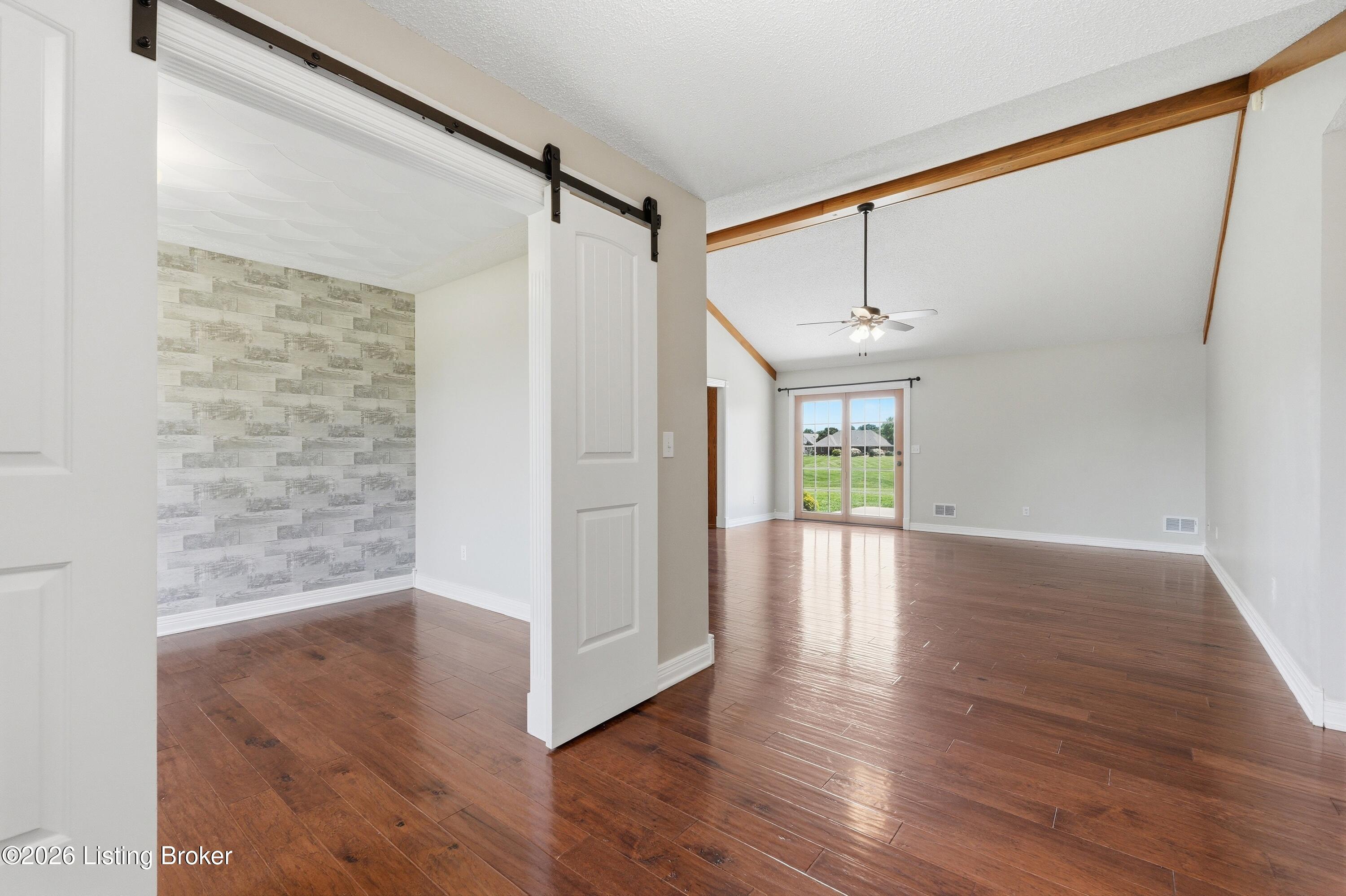 105 Bethany Ct Property Photo 6