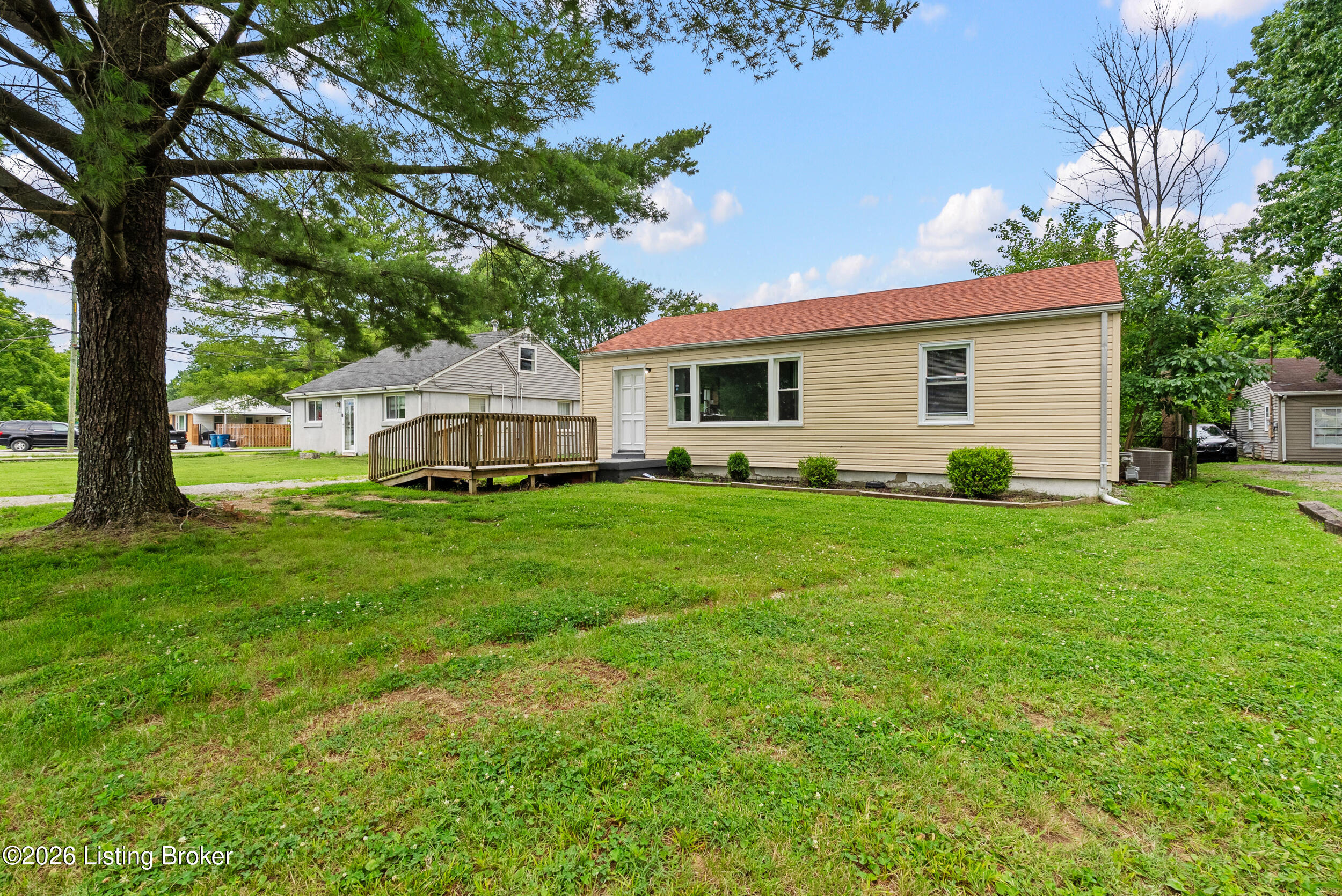 1263 Forest Dr Property Photo 1