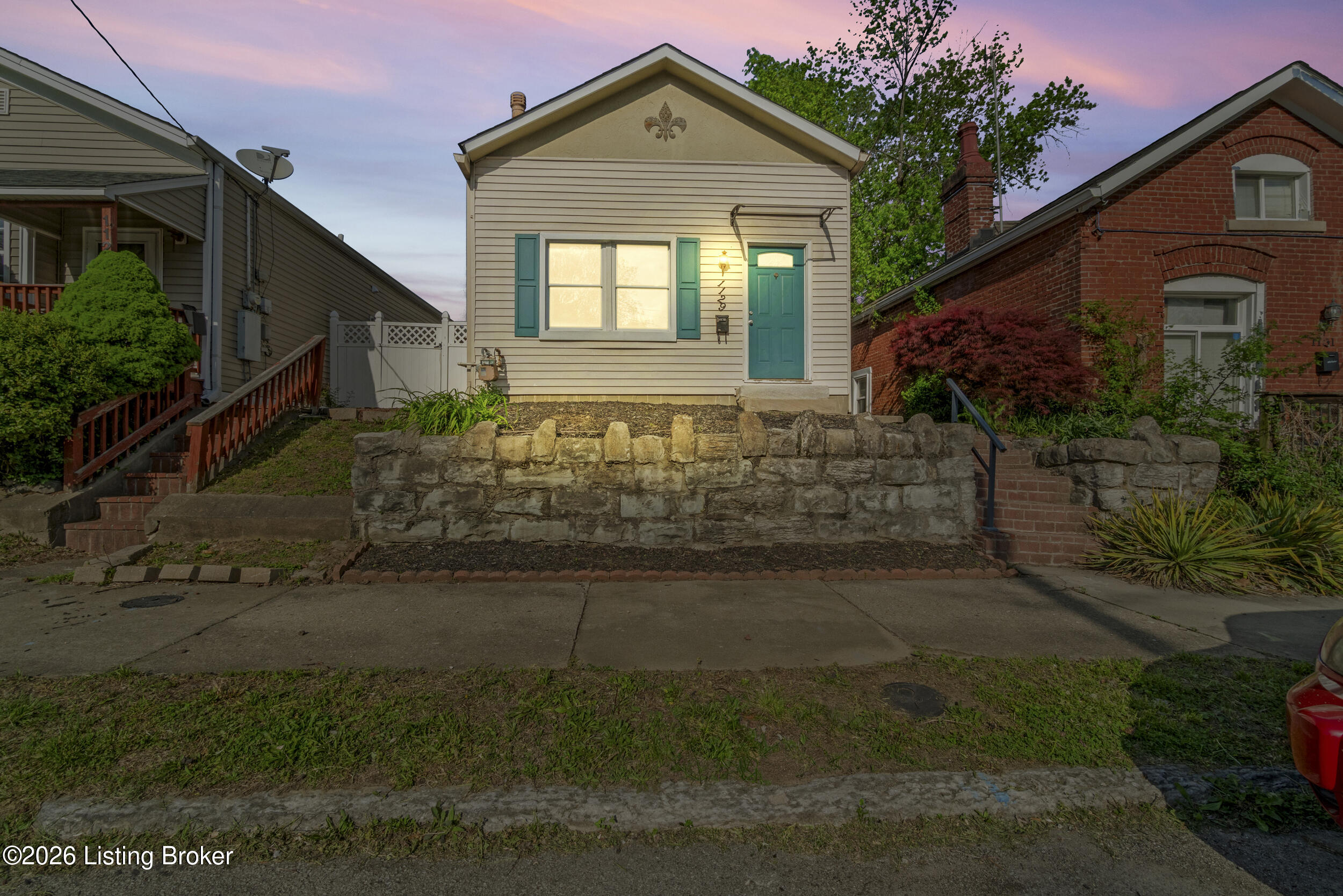 1129 Fischer Ave Property Photo 1