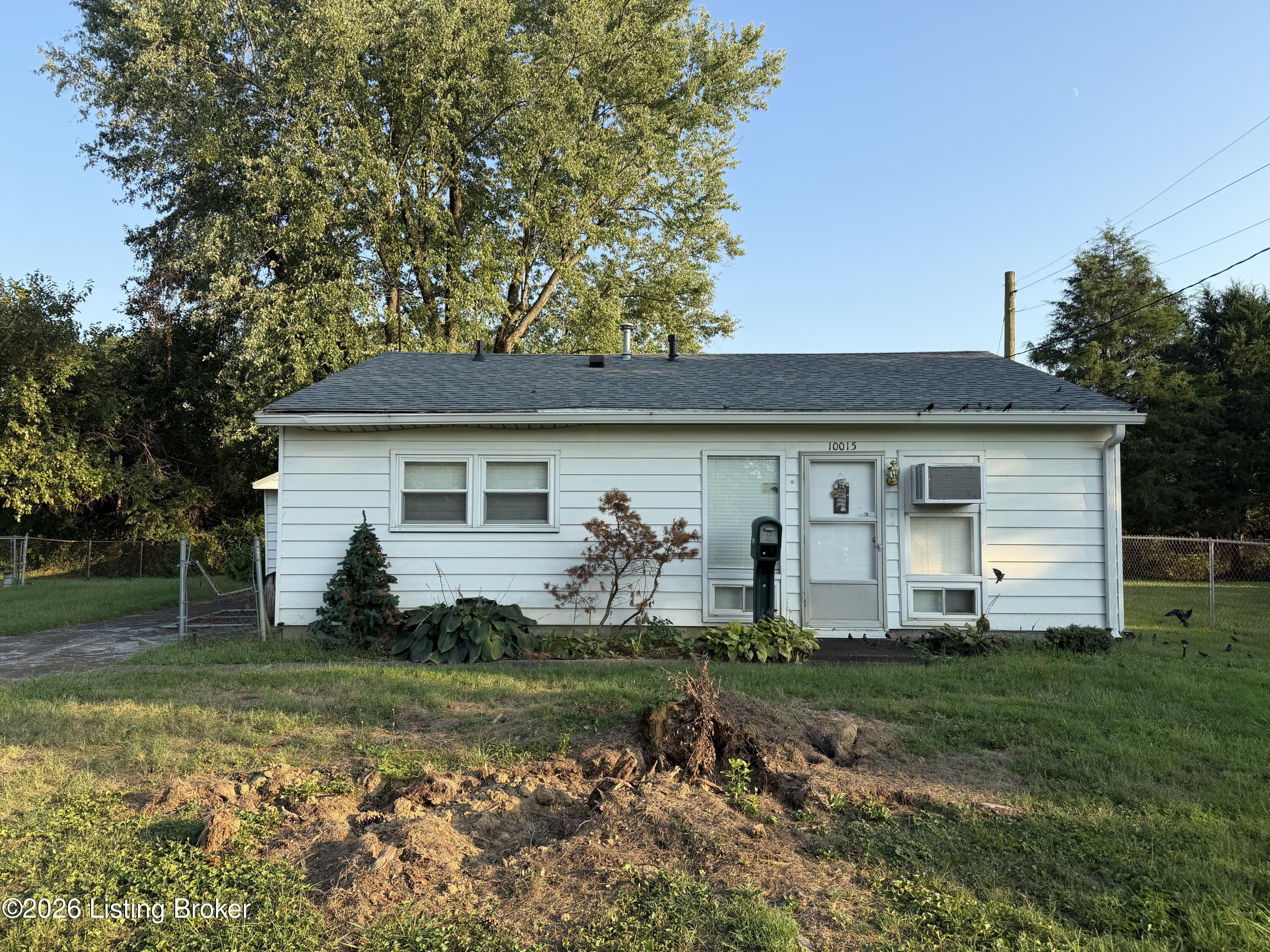 10015 Donau Ln Property Photo 2