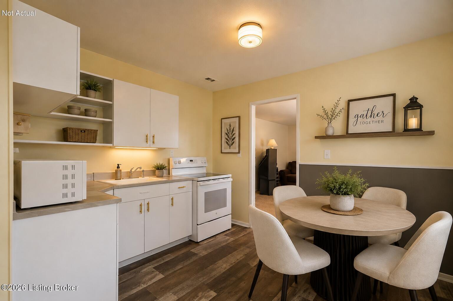 10015 Donau Ln Property Photo 11