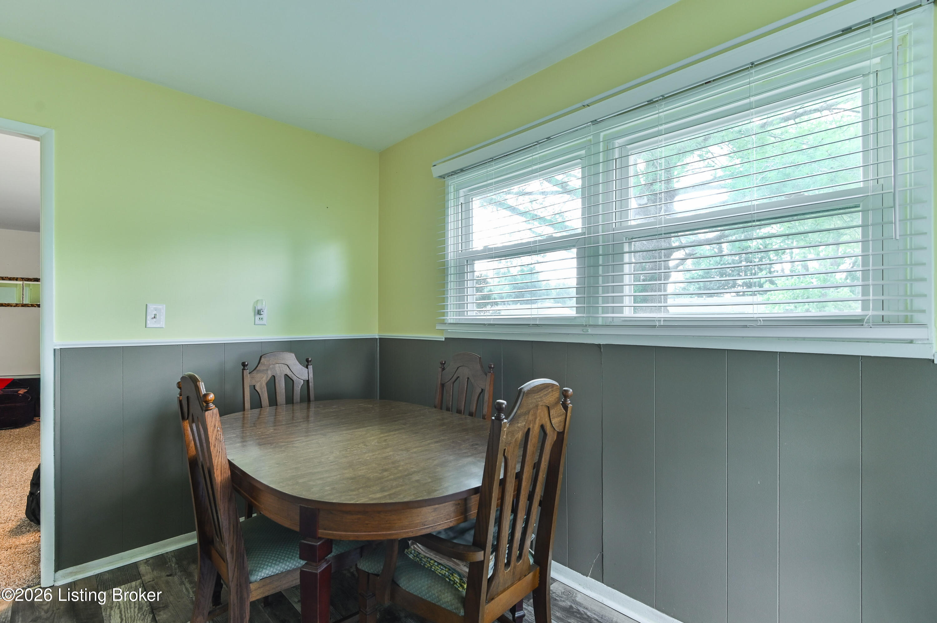10015 Donau Ln Property Photo 12