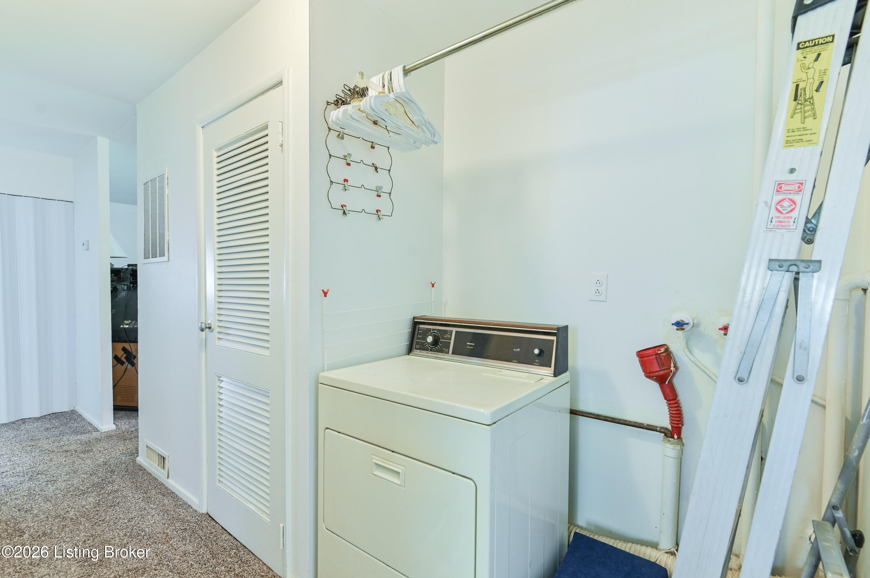 10015 Donau Ln Property Photo 22